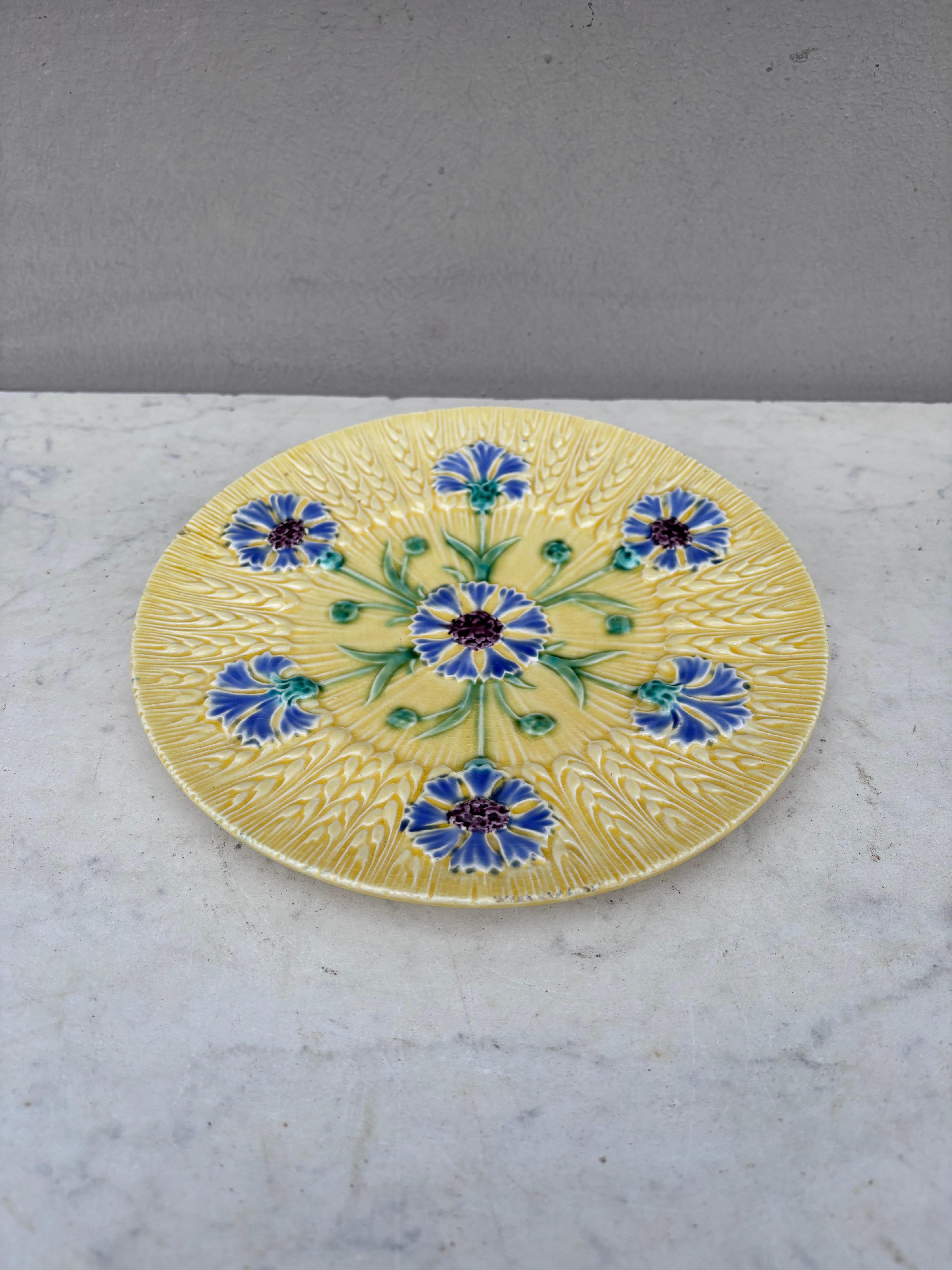 French Majolica cornflower and wheat plate Sarreguemines, Circa 1890.