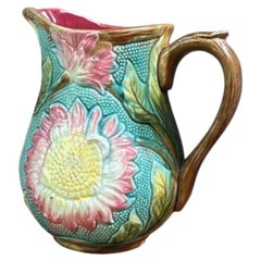 Französischer Majolika-Krug mit Gänseblümchen, Orchies, um 1890