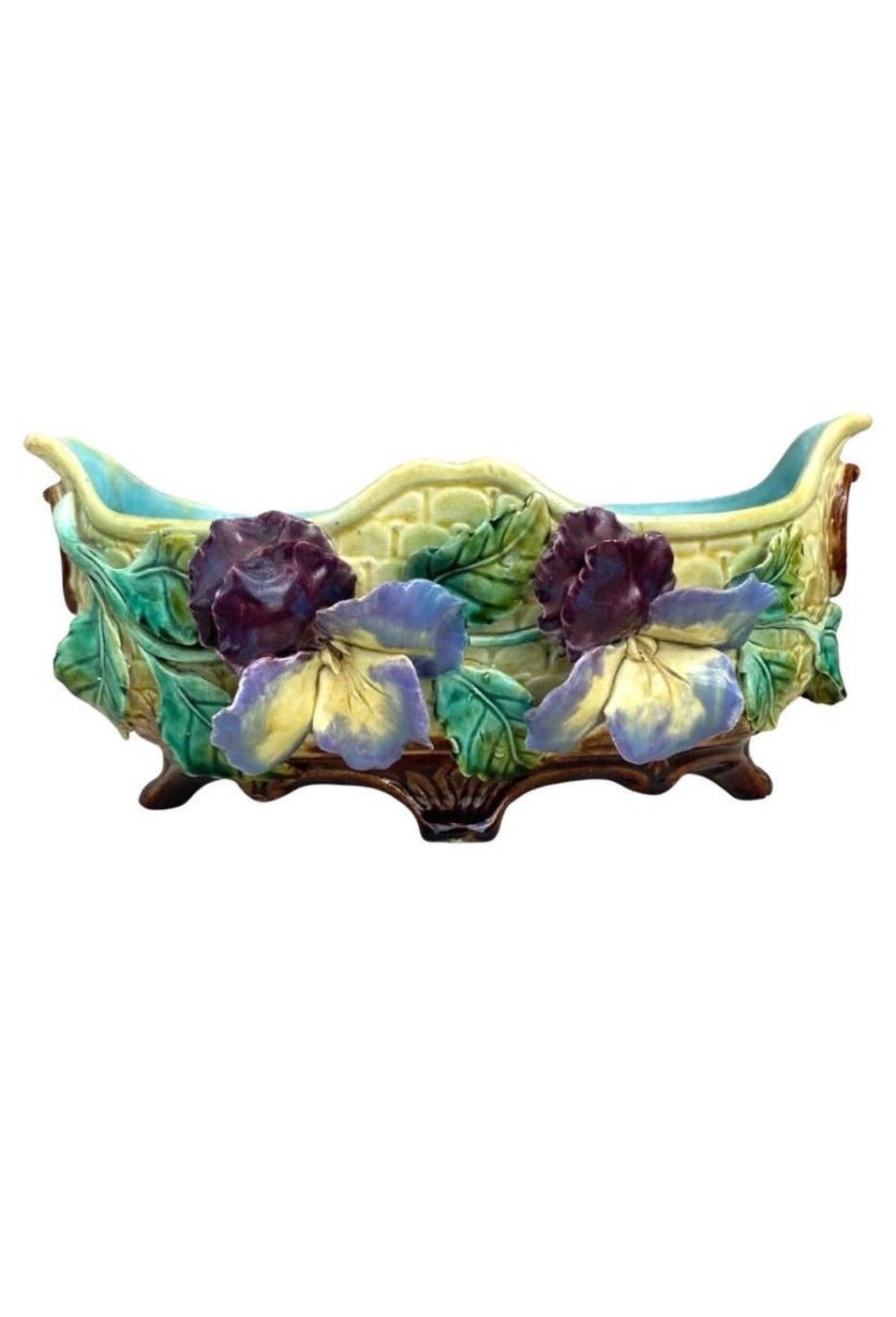 French Majolica Daisy Marcel Guillot Vallauris, circa 1950 In Good Condition For Sale In Austin, TX
