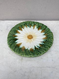 Assiette marguerite en majolique française Orchies, vers 1890