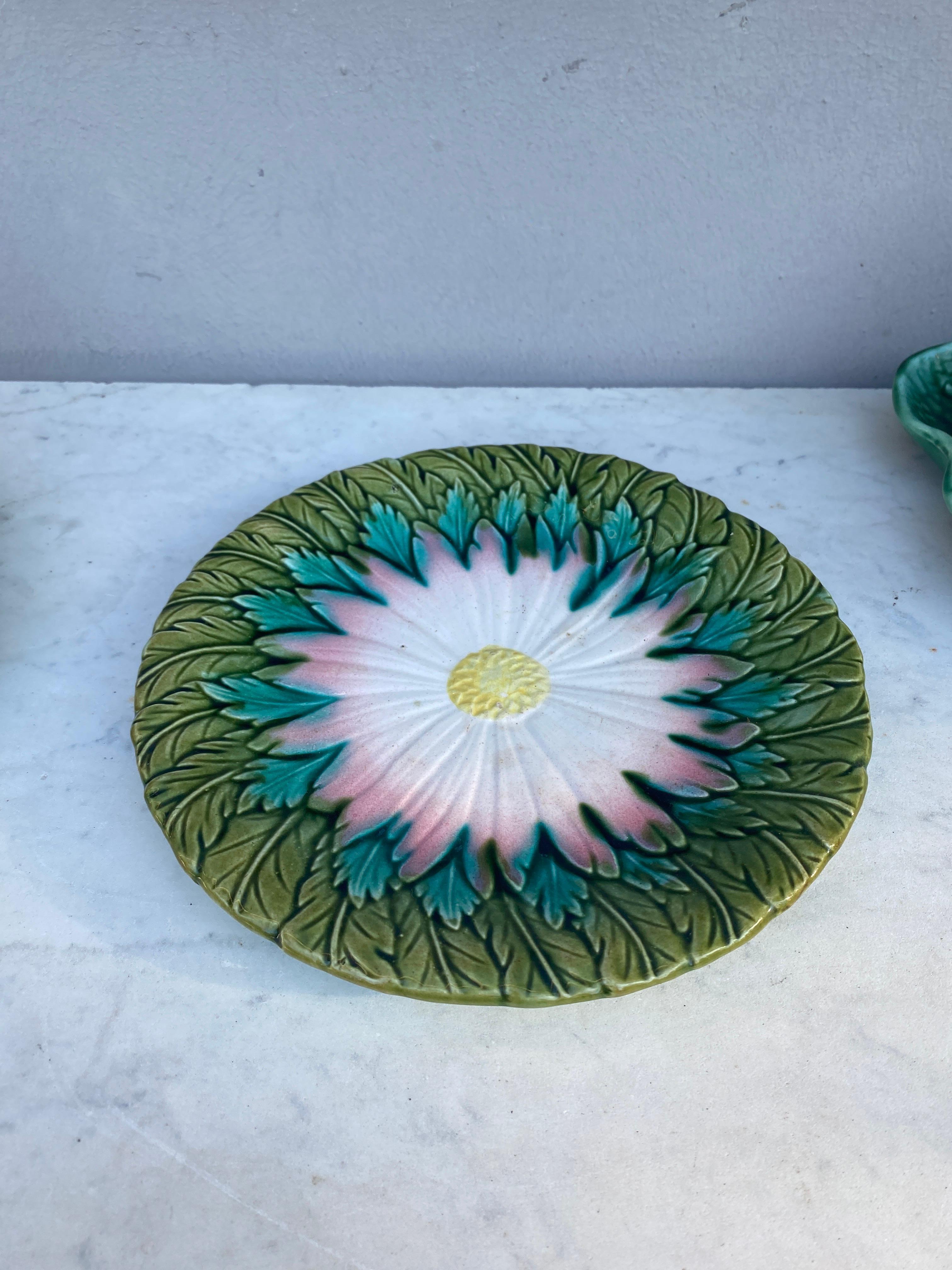 Art Nouveau French Majolica Daisy Plate Orchies, circa 1890