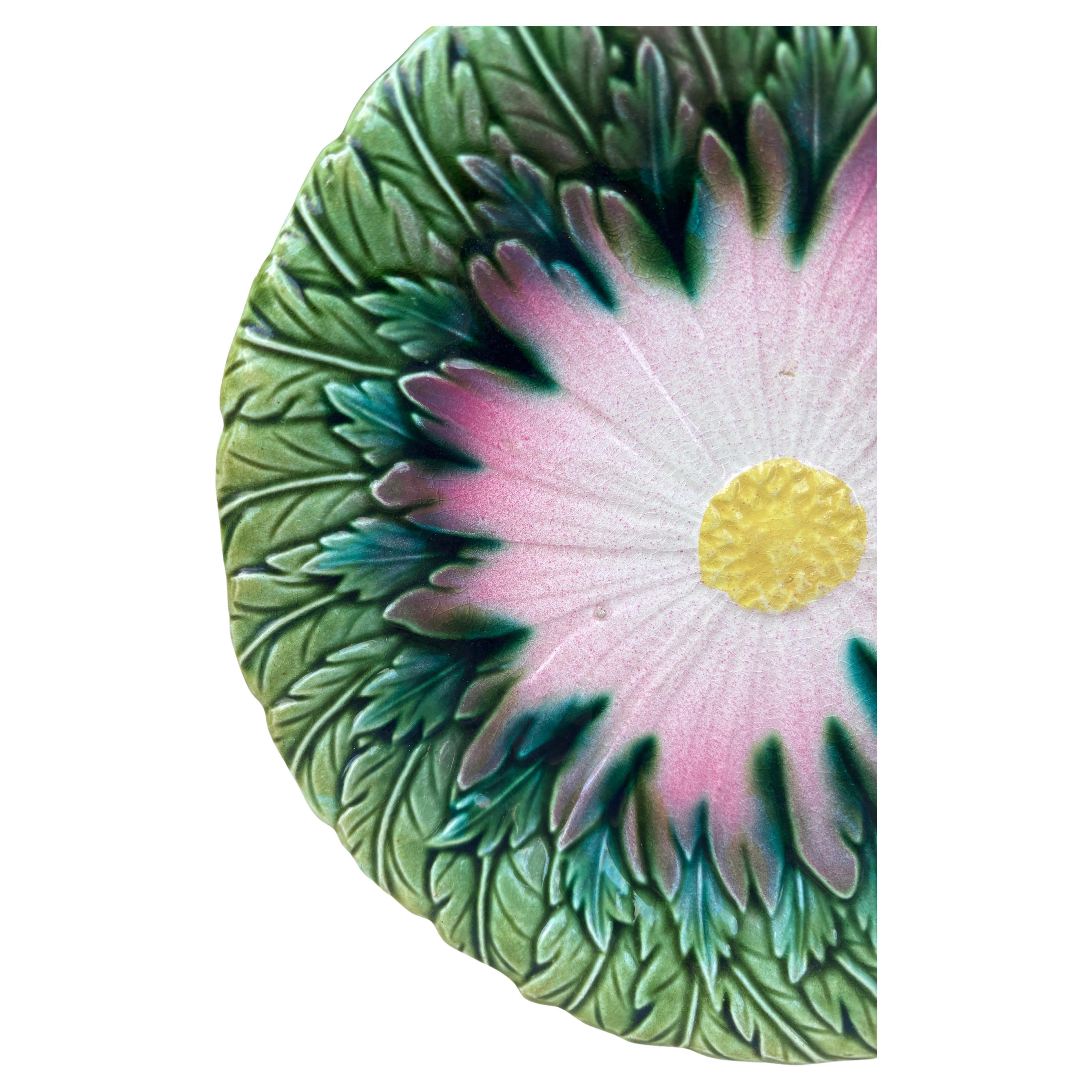Art nouveau Assiette marguerite en majolique française Orchies, vers 1890 en vente
