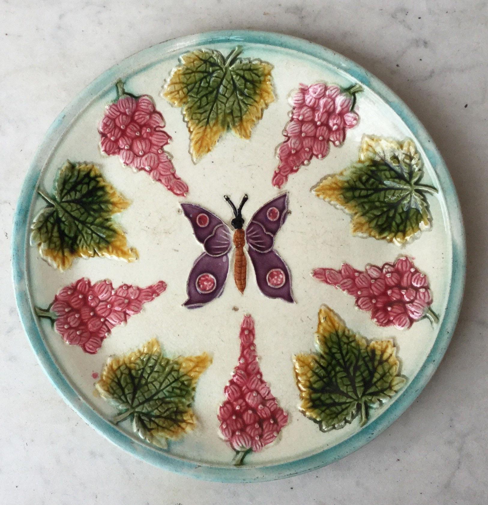 French Majolica Daisy Plate Orchies, circa 1890 In Good Condition In Austin, TX