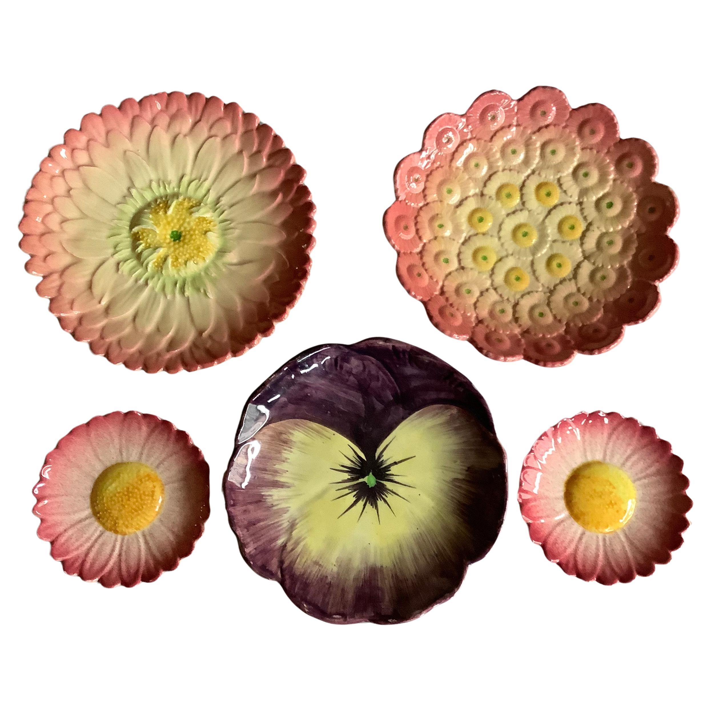 French Majolica Daisy Plate Orchies, circa 1890 In Good Condition In Austin, TX