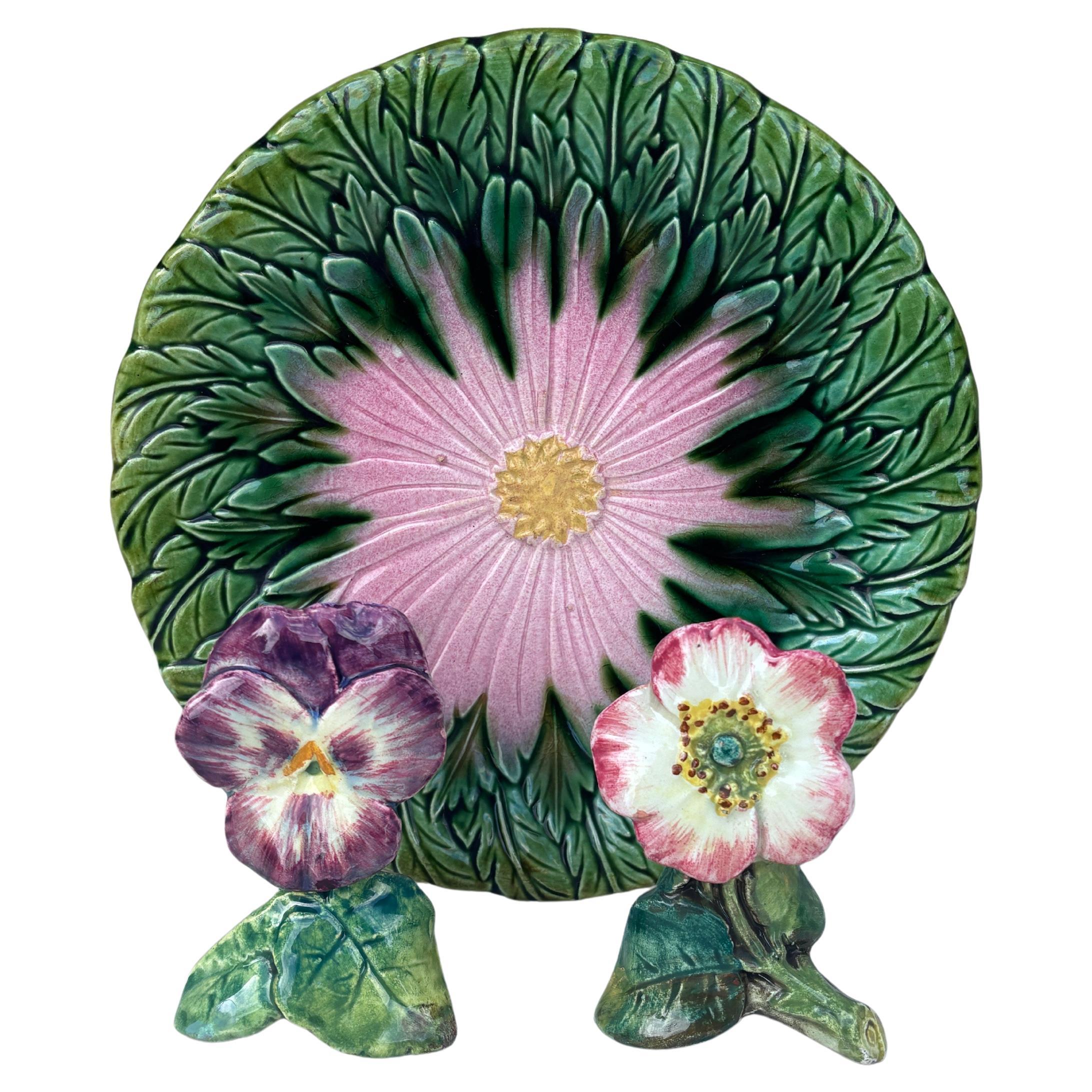French Majolica Daisy Plate Orchies, circa 1890 In Good Condition For Sale In Austin, TX