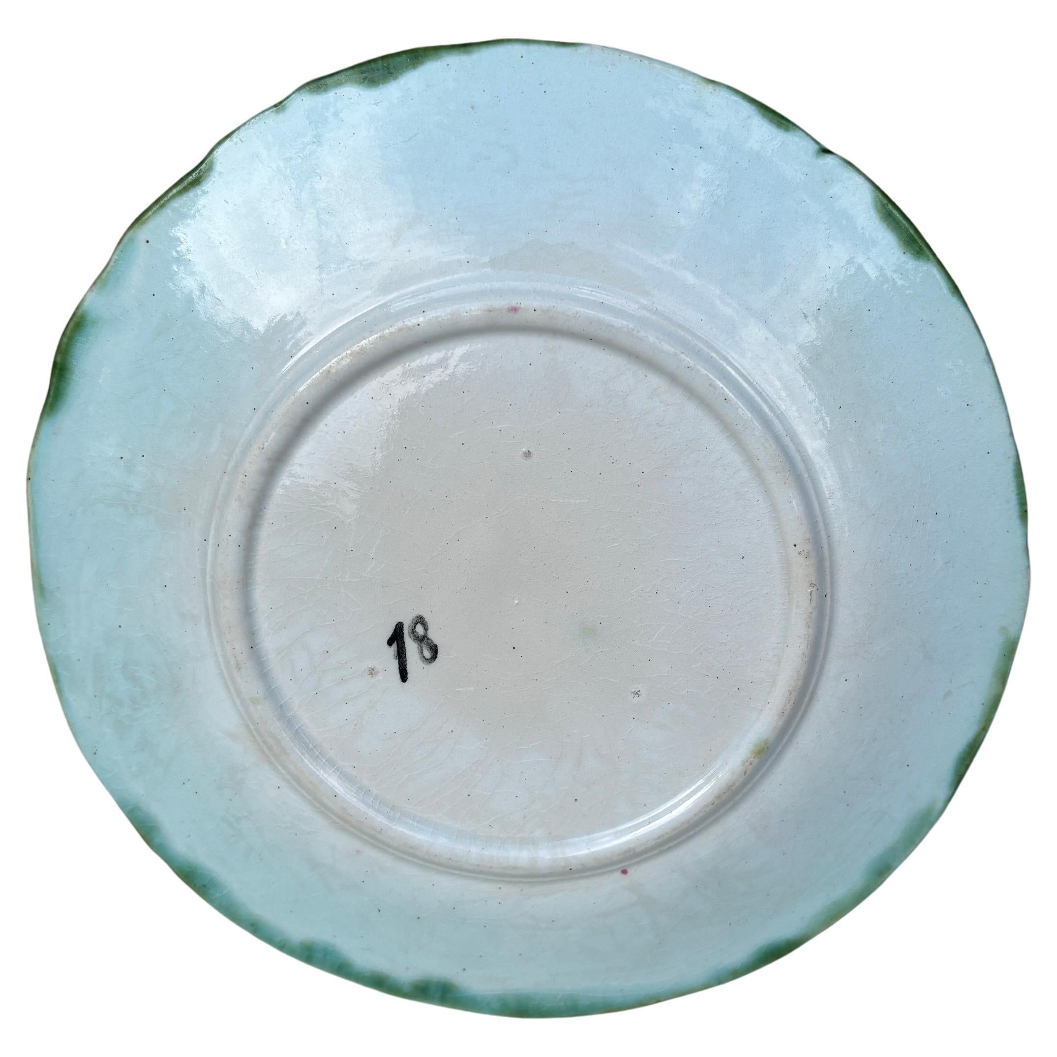 French Majolica Daisy Plate Orchies, circa 1890 In Good Condition For Sale In Austin, TX