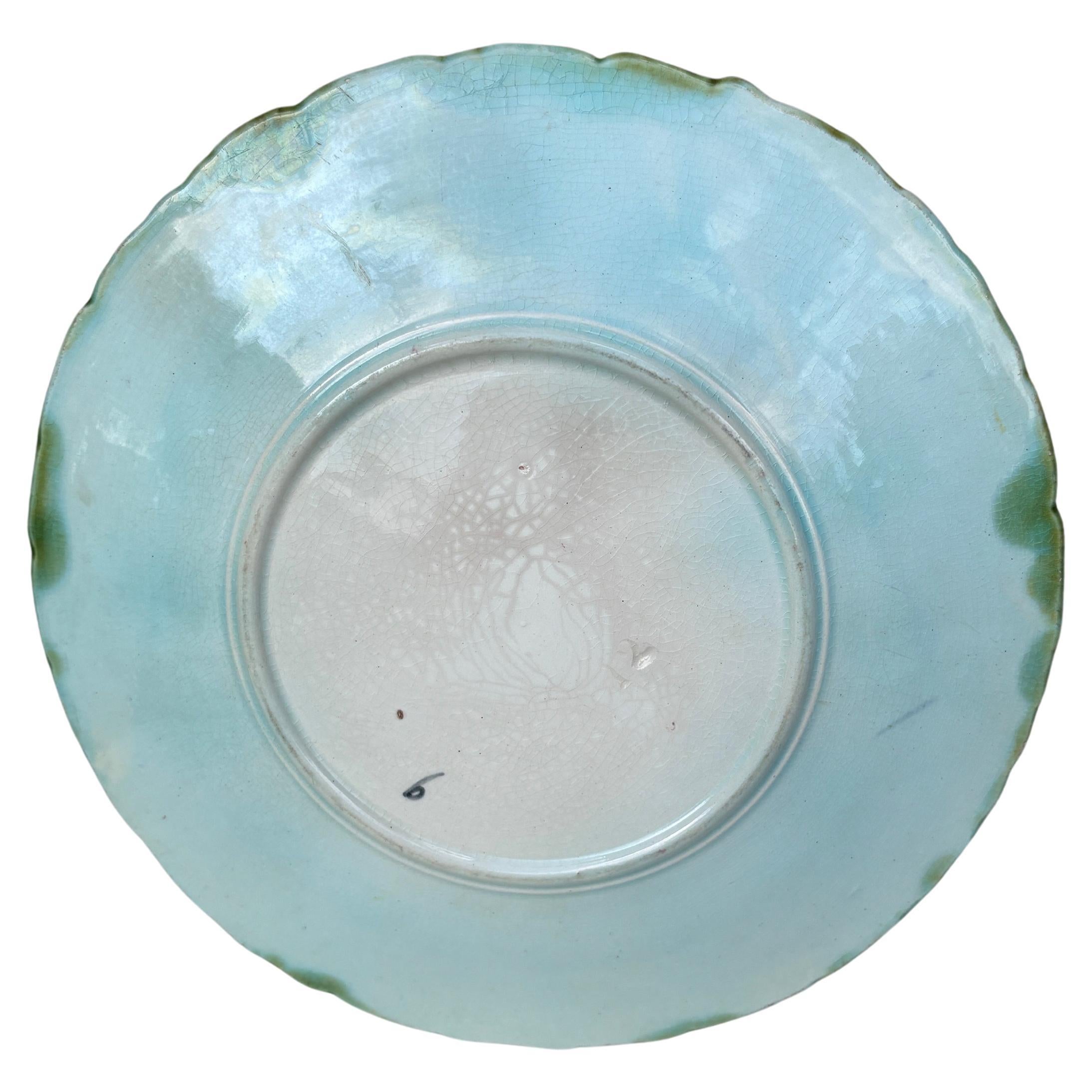 Français Assiette marguerite en majolique française Orchies, vers 1890 en vente