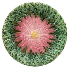 Assiette marguerite en majolique française Orchies, vers 1890