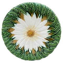 Assiette marguerite en majolique française Orchies, vers 1890