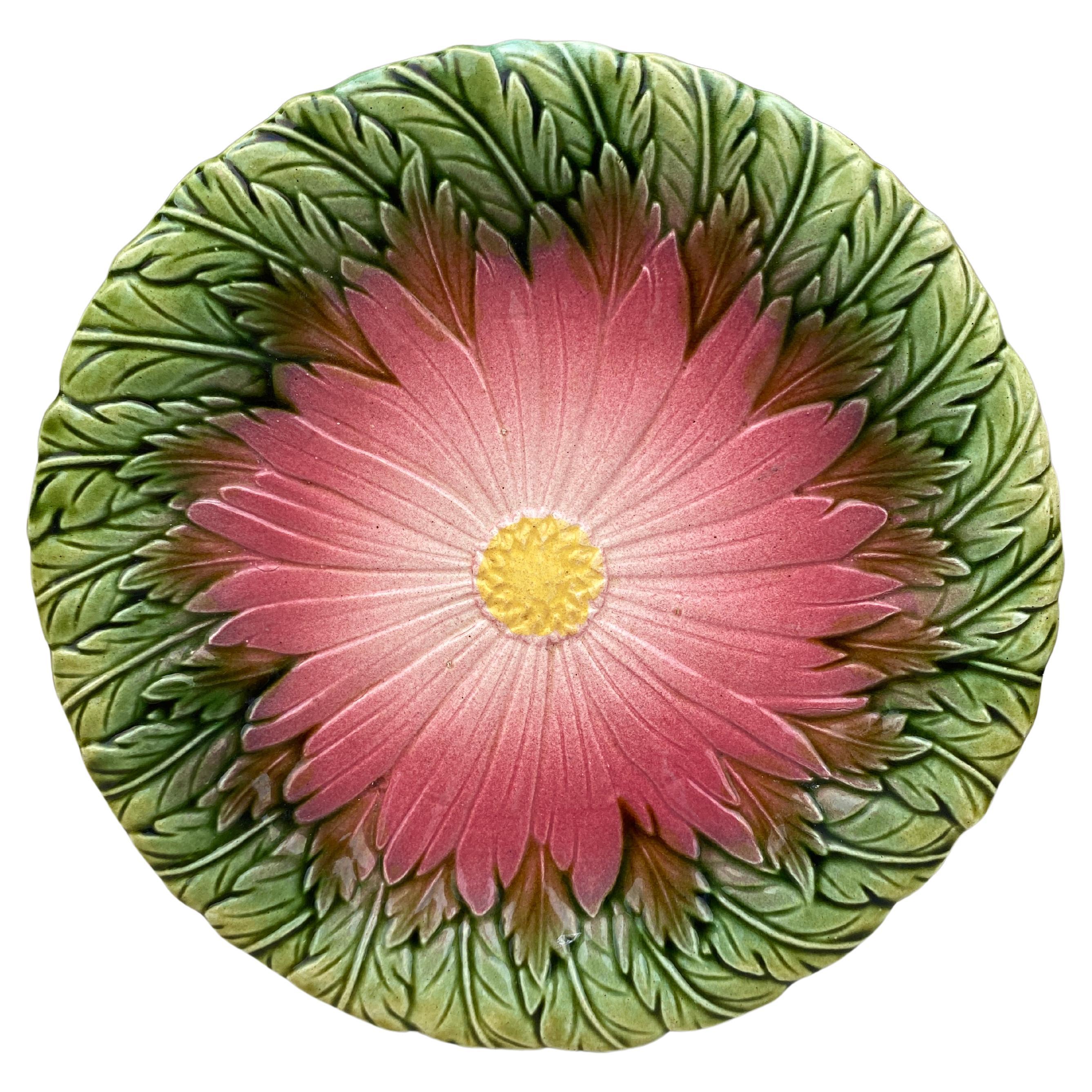 French Majolica Daisy Plate Orchies, circa 1890 For Sale