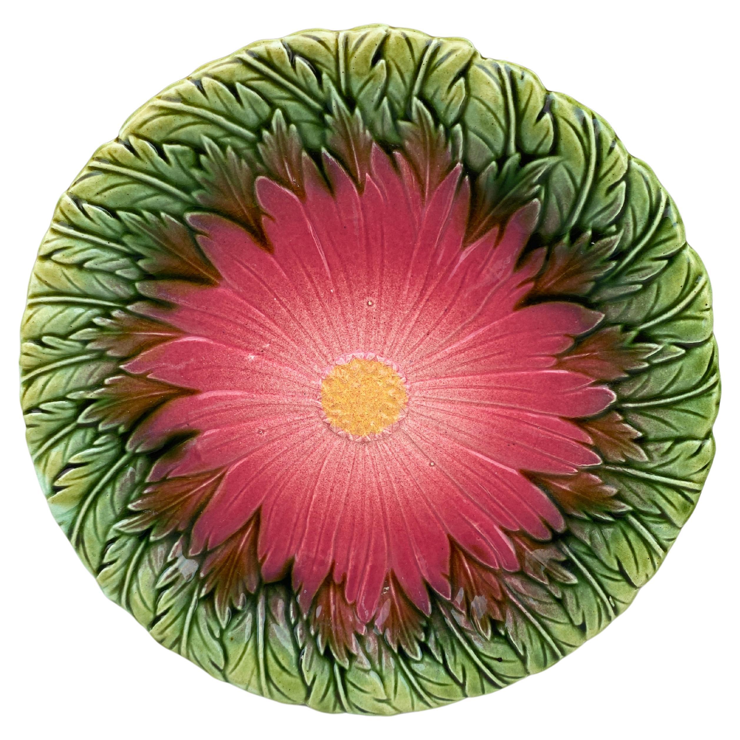 French Majolica Daisy Plate Orchies, circa 1890 For Sale