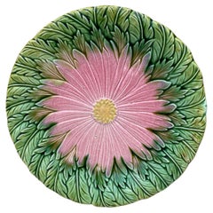 Assiette marguerite en majolique française Orchies, vers 1890