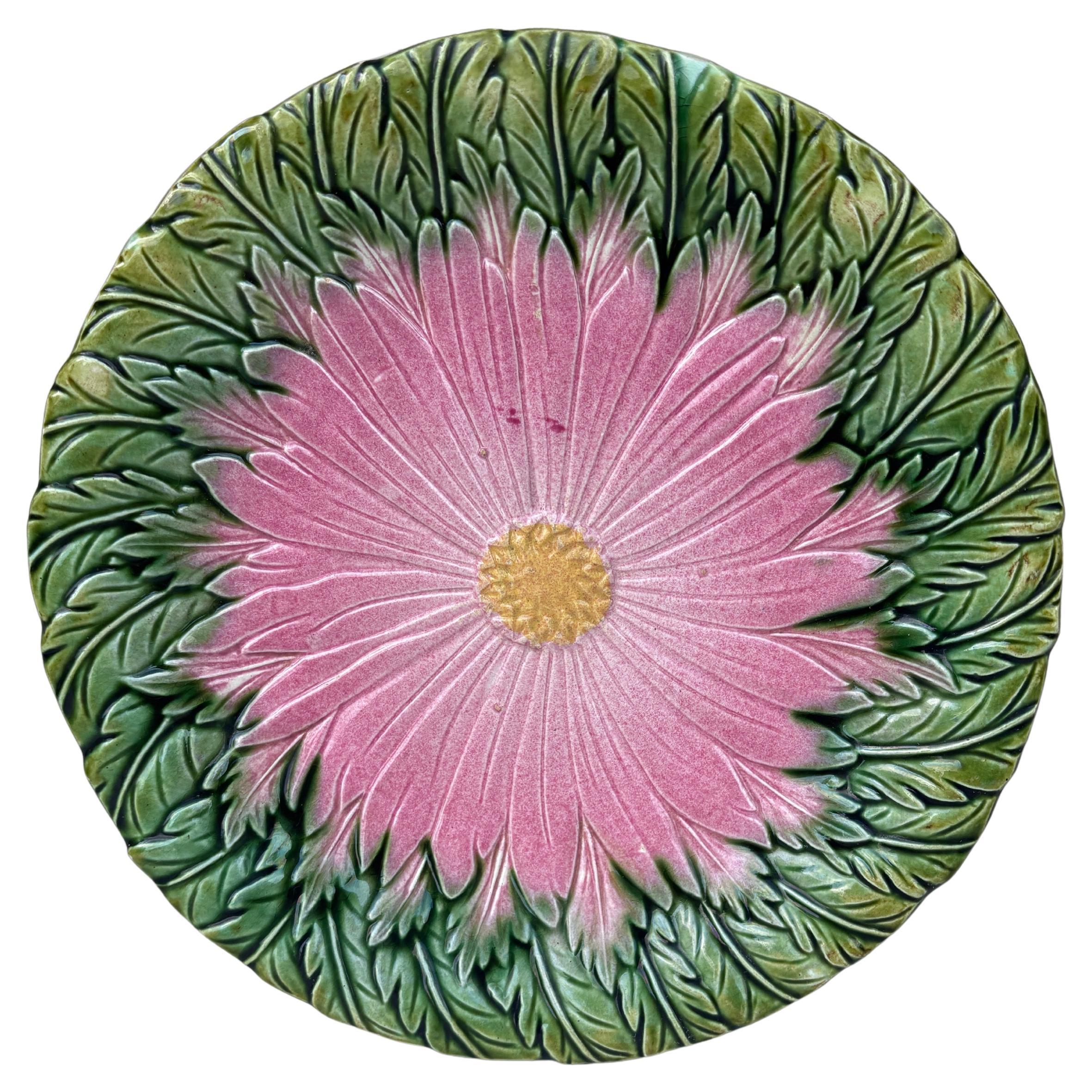 French Majolica Daisy Plate Orchies, circa 1890 For Sale