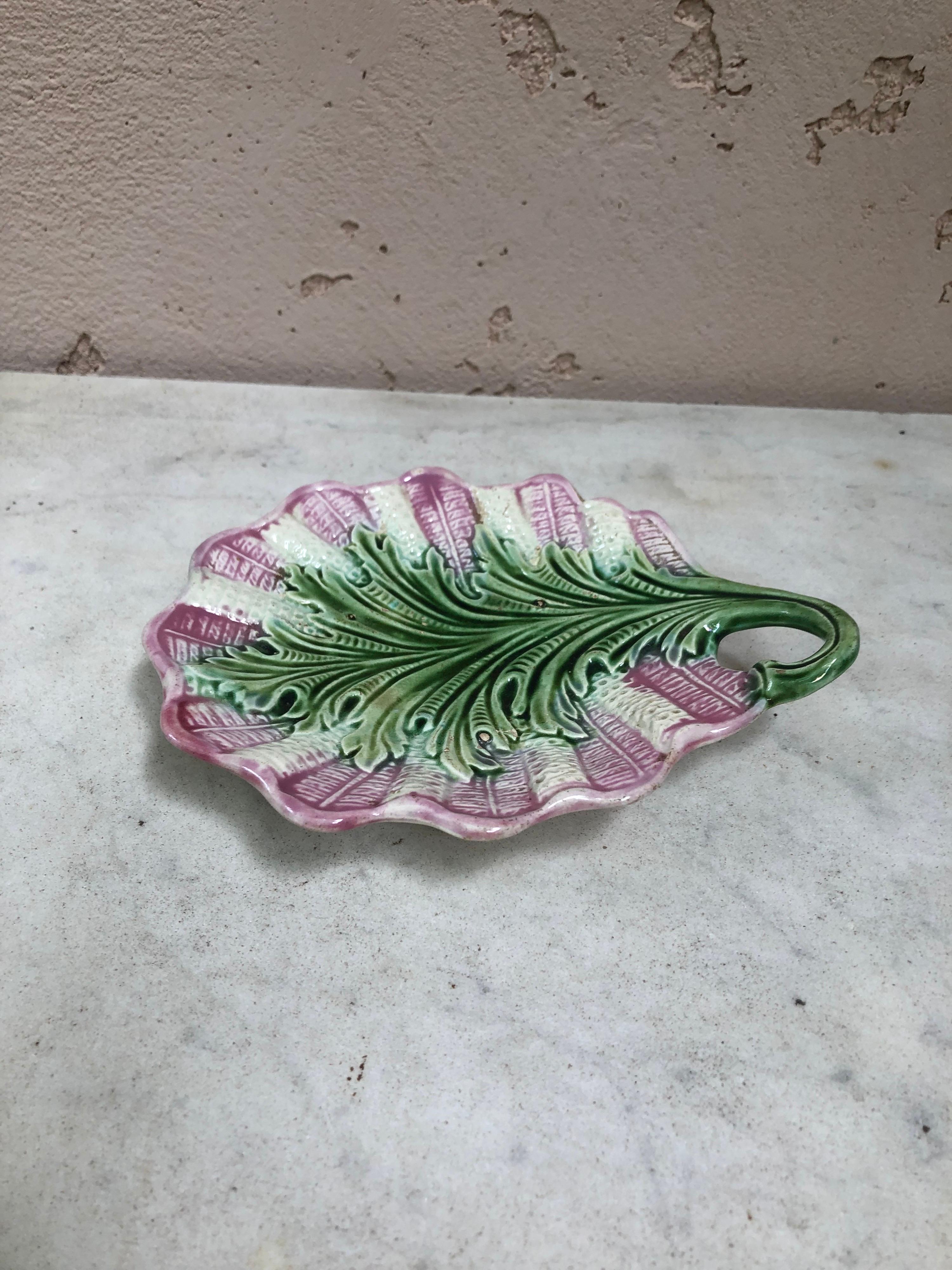 French Majolica Dish Leaf, circa 1890 In Good Condition In Austin, TX