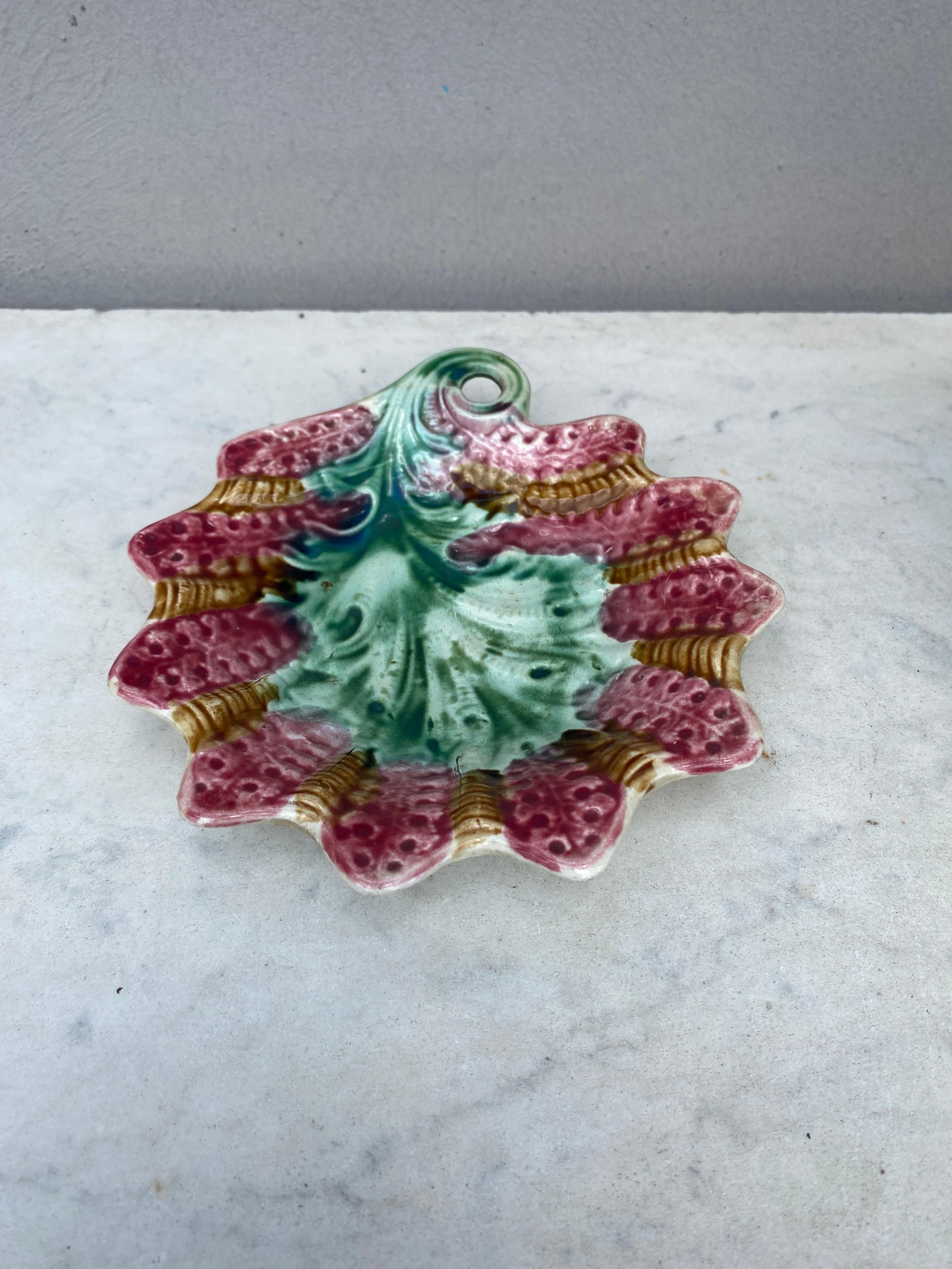 Rustic French Majolica Dish Leaf Onnaing, circa 1890 For Sale