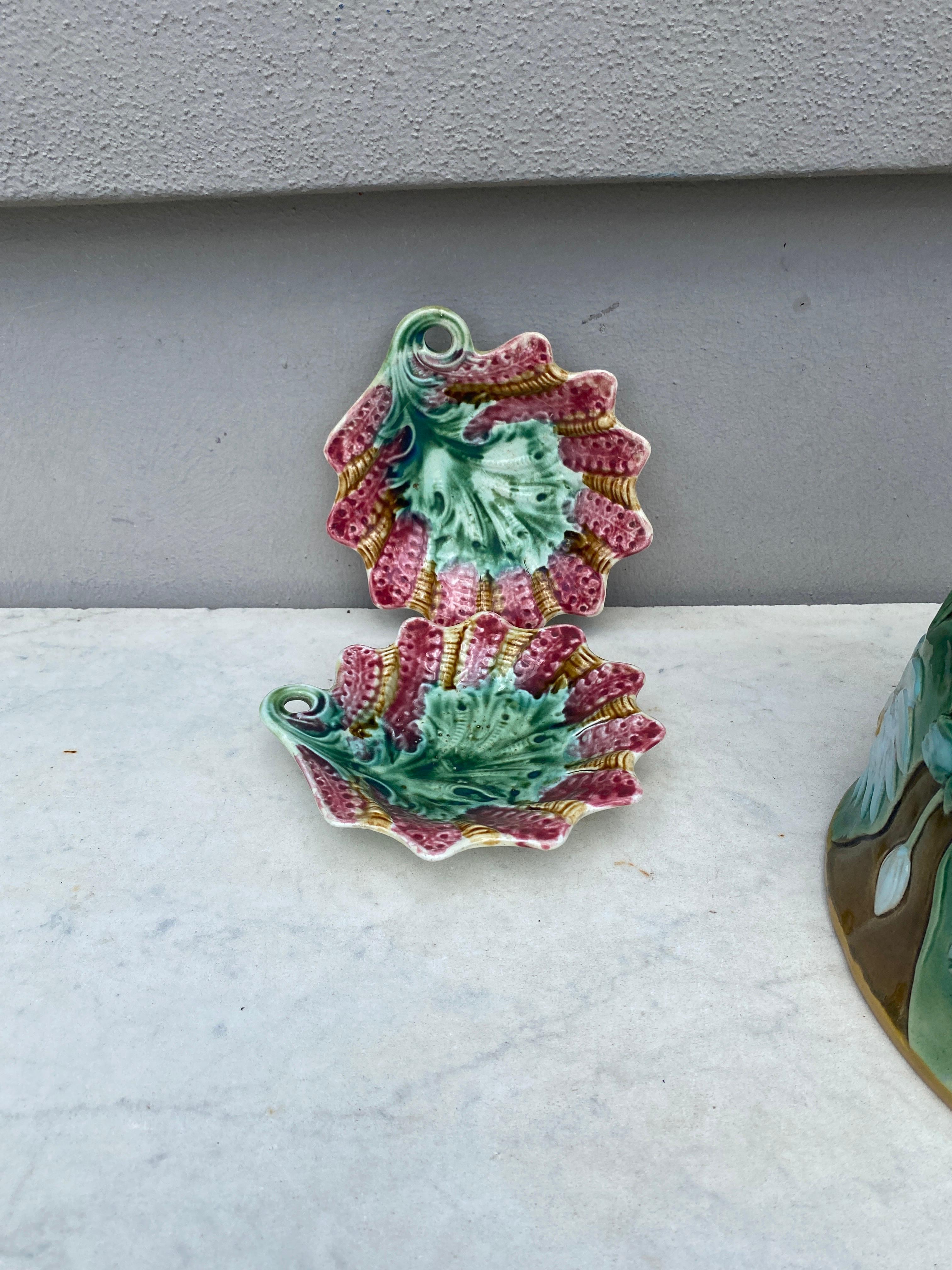 Late 19th Century French Majolica Dish Leaf Onnaing, circa 1890 For Sale