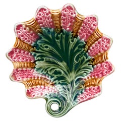 Piatto in maiolica francese Leaf Onnaing, 1890 circa