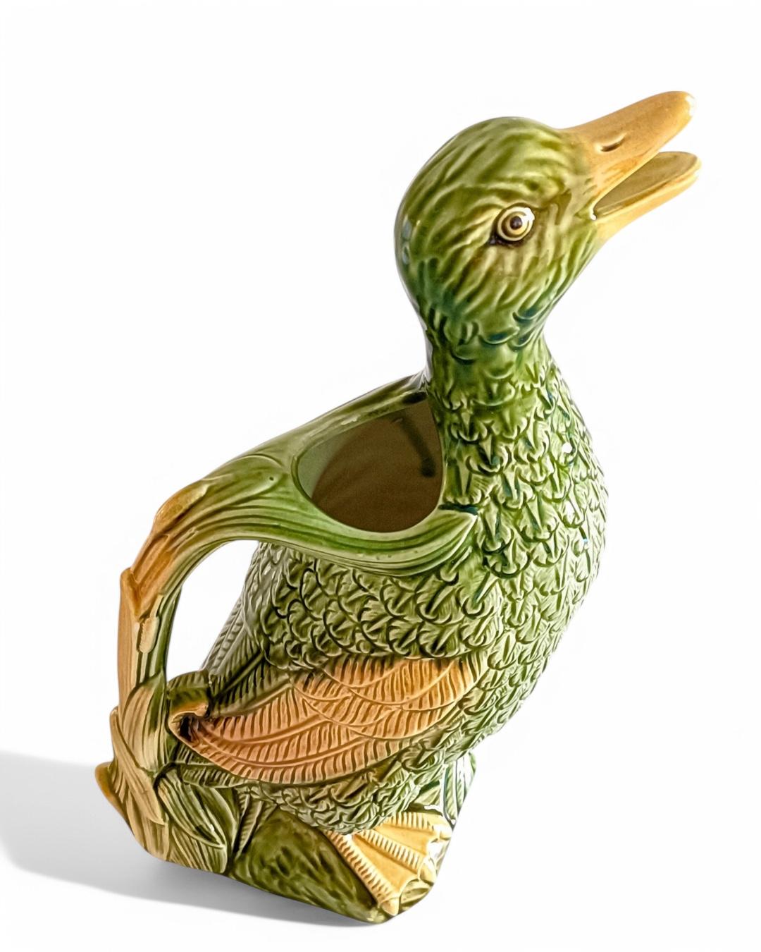 Brocca in maiolica francese Keller et Guerin Saint Clement ci. 1900s. in vendita 5