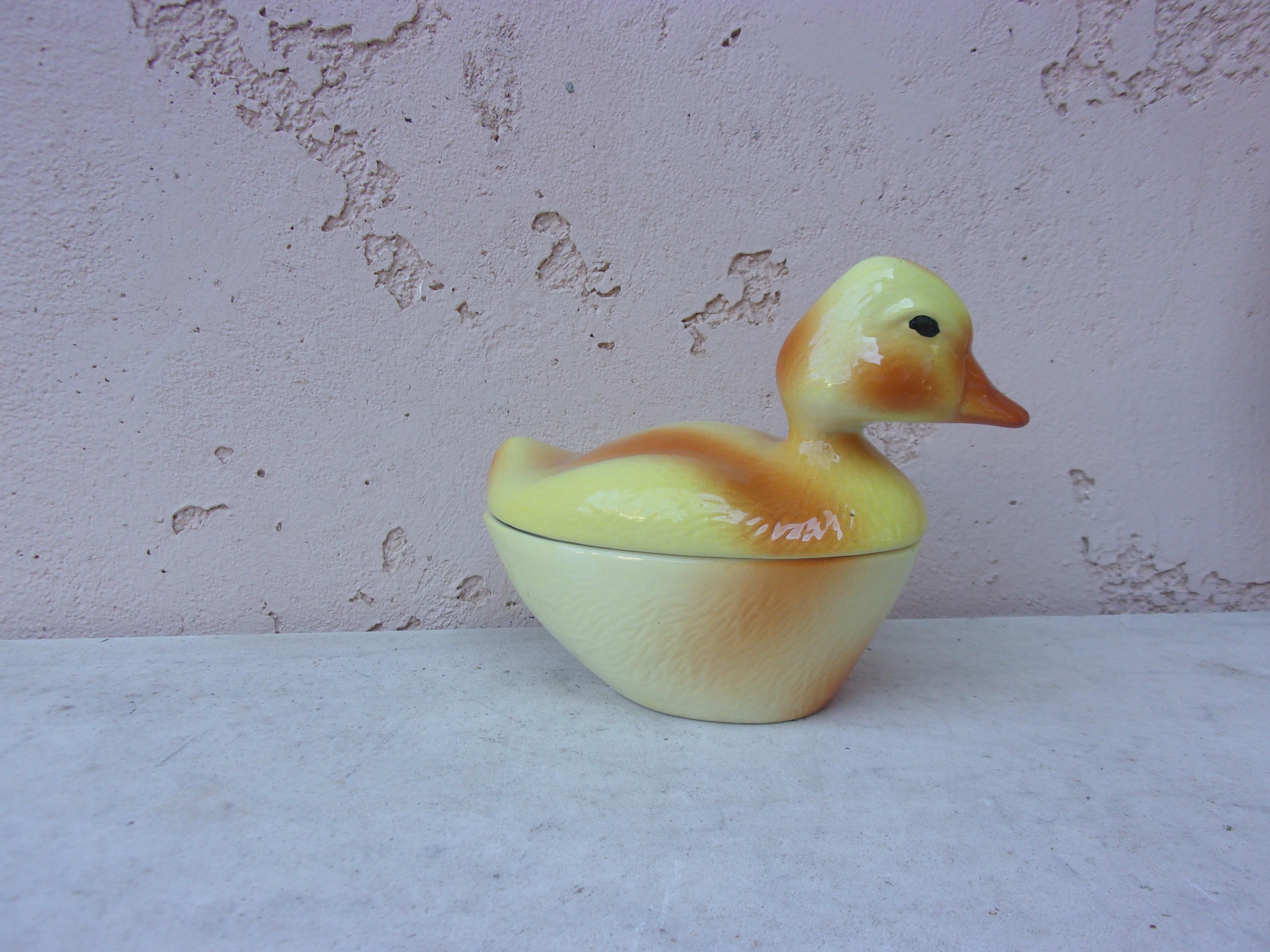 French Majolica Duckling Tureen Caugant circa 1950 In Good Condition For Sale In Austin, TX