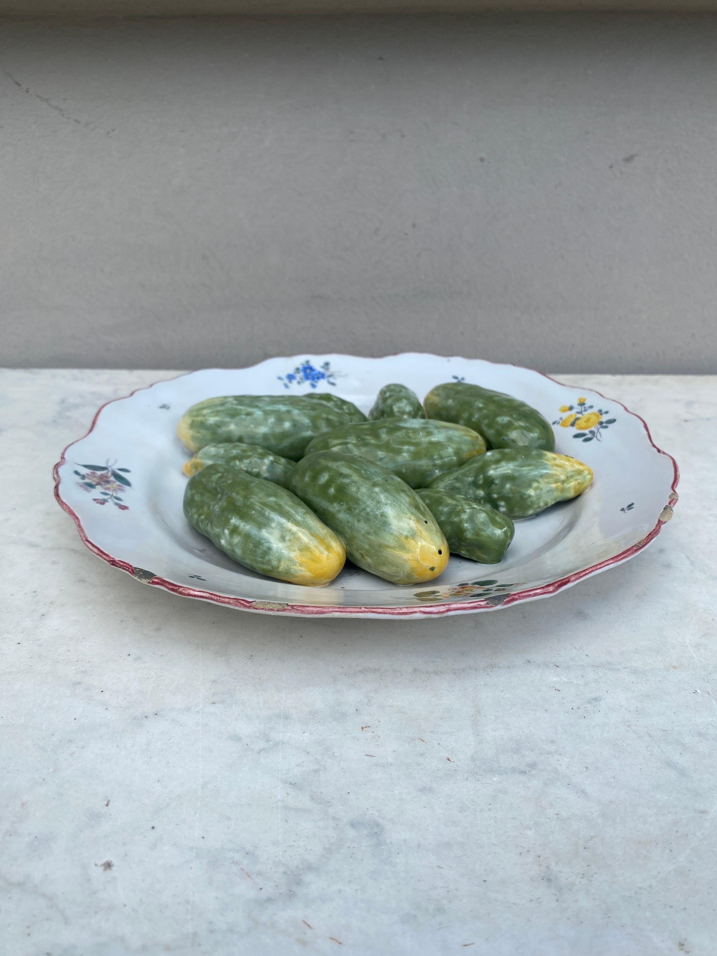 Französischer Majolika-Fayence-Trompe L'Oeil-Gurkenteller, um 1900 (Frühes 20. Jahrhundert) im Angebot