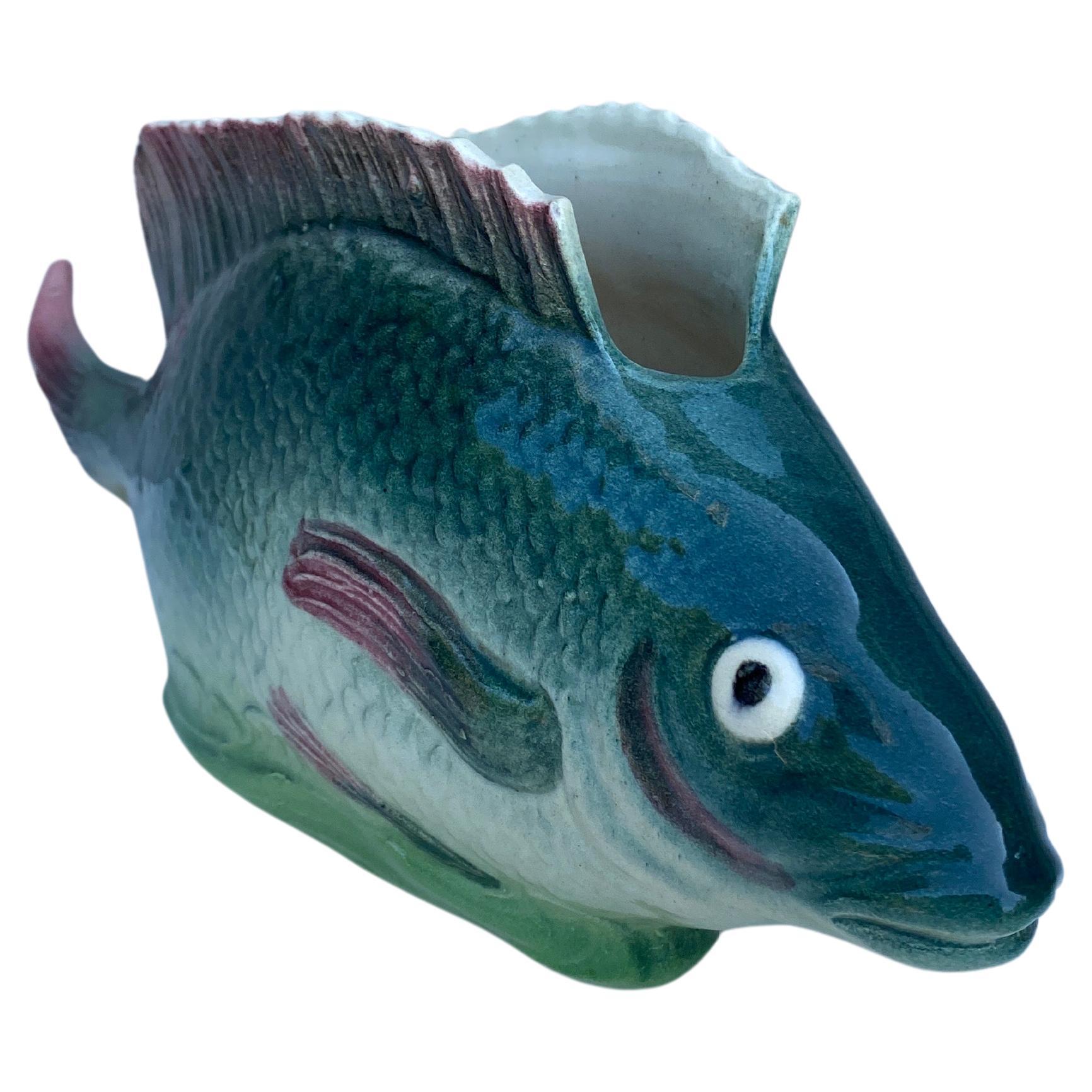 Francese Jardiniere in maiolica francese a forma di pesce Desvres Masse Circa 1890 in vendita