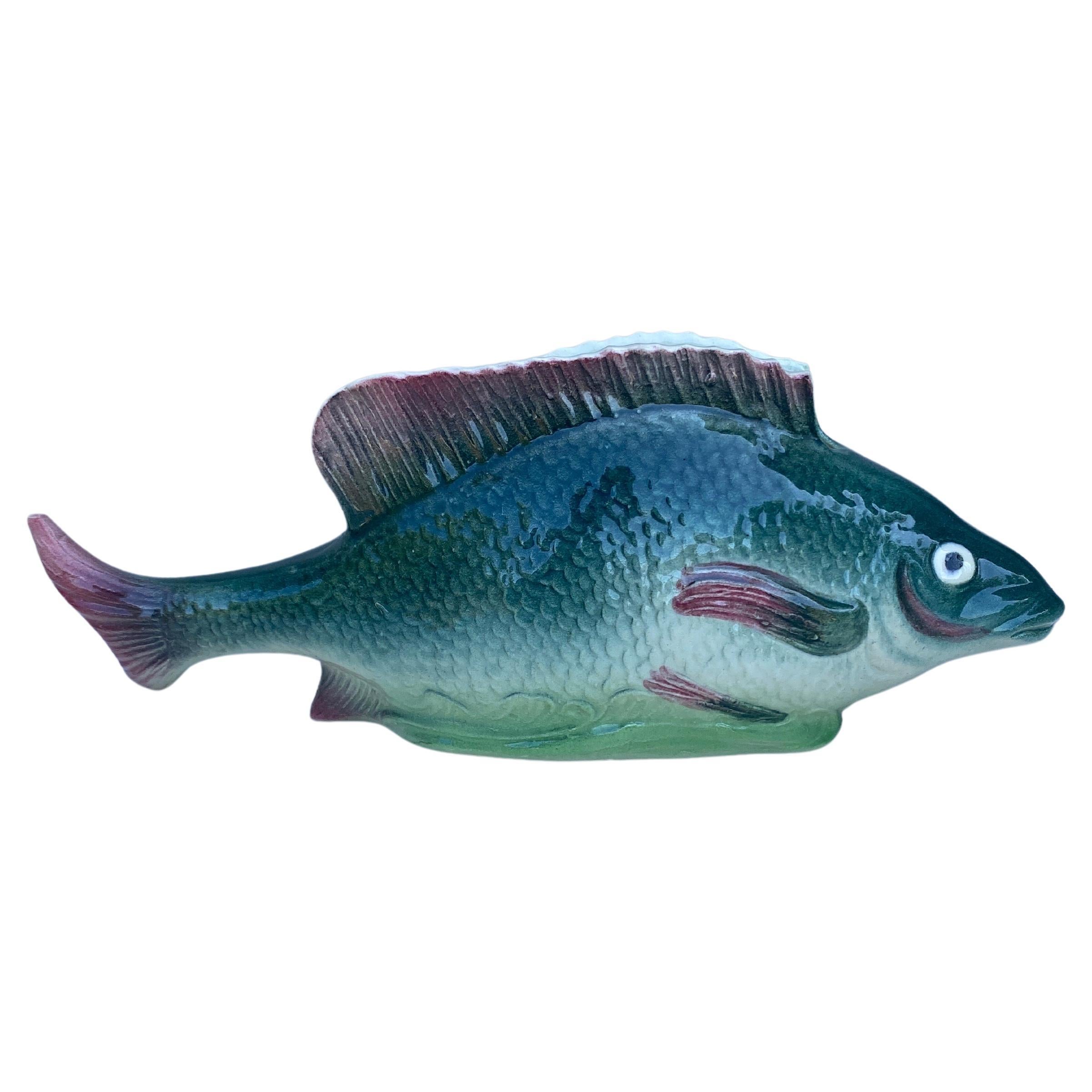 Jardiniere in maiolica francese a forma di pesce Desvres Masse Circa 1890 in vendita