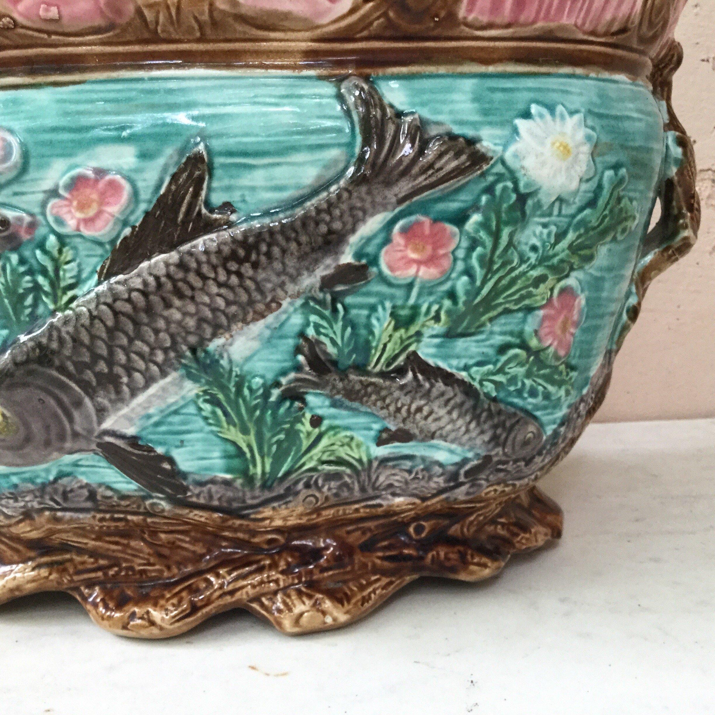 French Majolica Fish Jardinière Onnaing, circa 1890 For Sale 1
