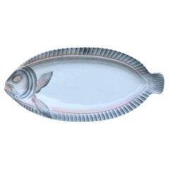 Assiette à poisson en majolique française Sarreguemines vers 1930