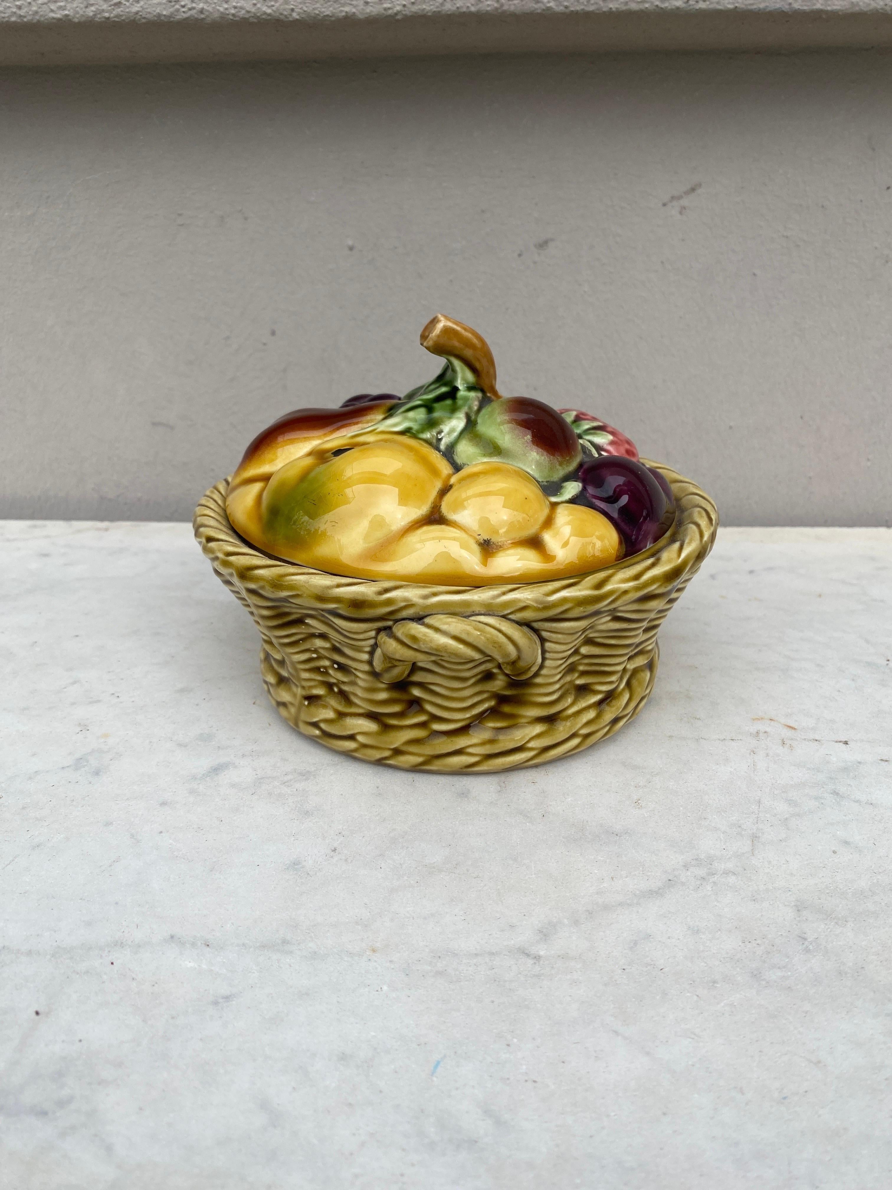 French Majolica fruits basket signed Sarreguemines, circa 1920.