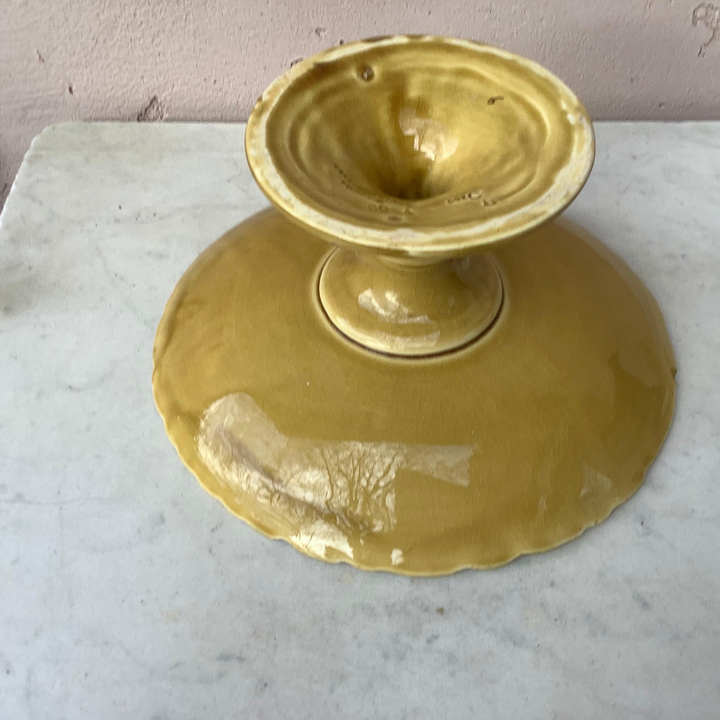 French Majolica Fruits Cake Stand or Comport Sarreguemines, circa 1920 In Good Condition For Sale In Austin, TX