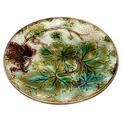 French Majolica Grape Leaves Plate Onnaing, circa 1900