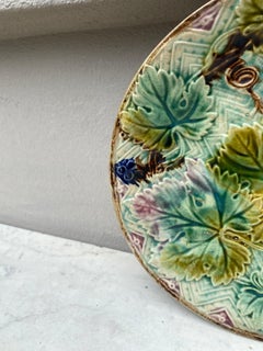 French Majolica Grape Leaves Plate Onnaing, circa 1900