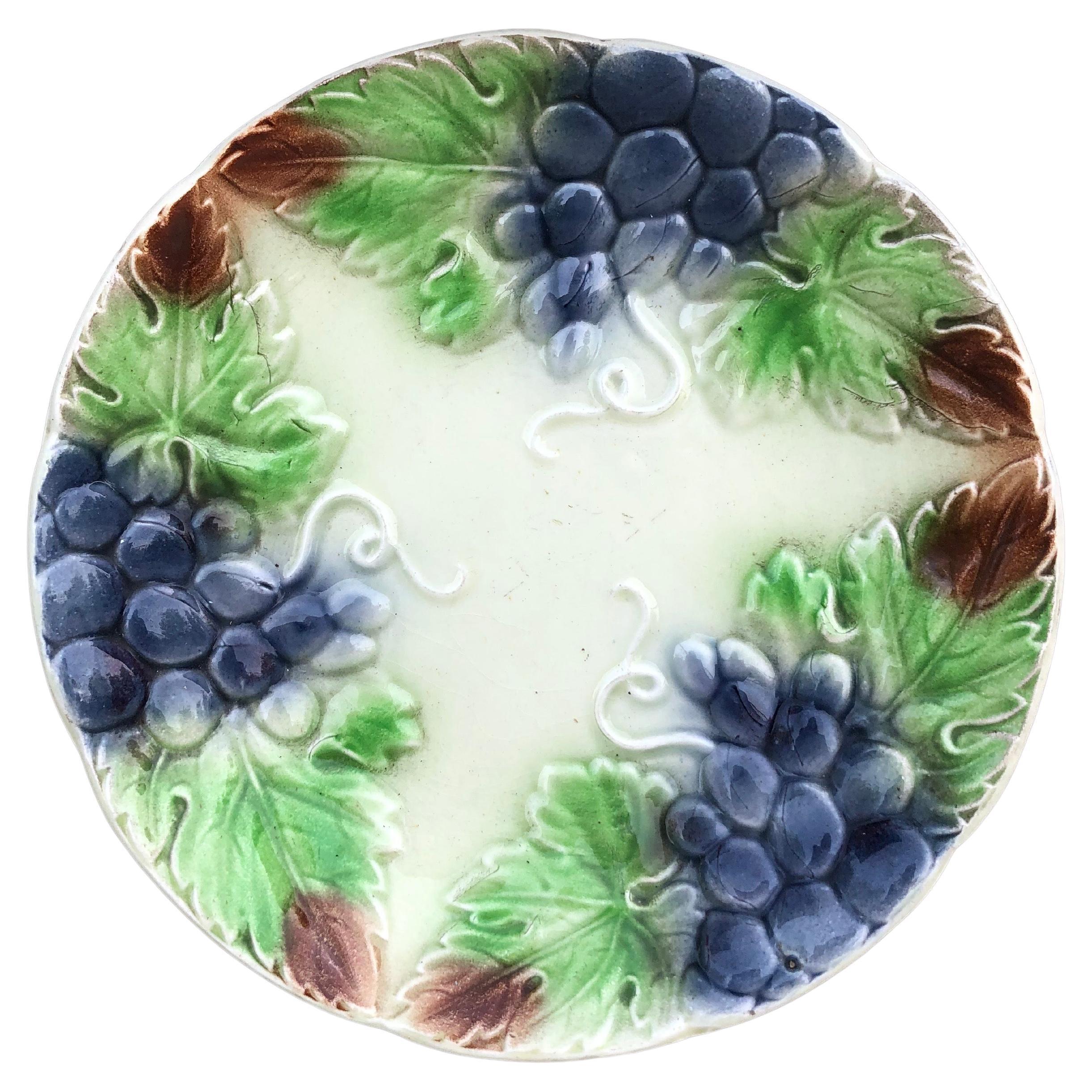 French Majolica Grapes Plate Onnaing, Circa 1900 For Sale