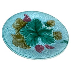 Assiette à raisins en majolique française Salins, Circa 1890