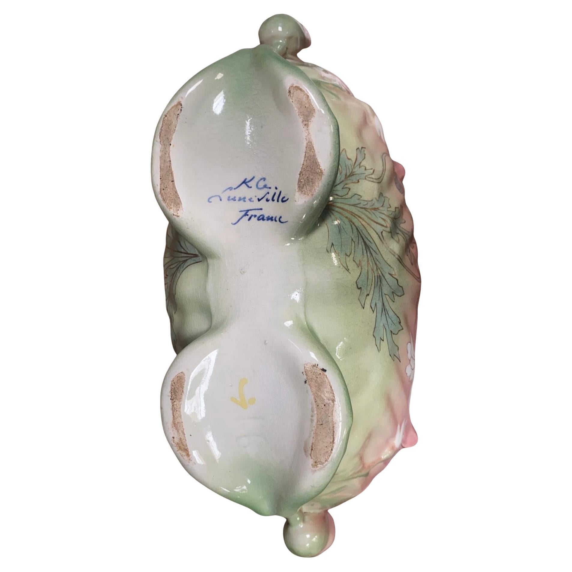 Jardiniere francese in maiolica Daisy Keller & Guerin Luneville, circa 1900 In condizioni buone in vendita a Austin, TX