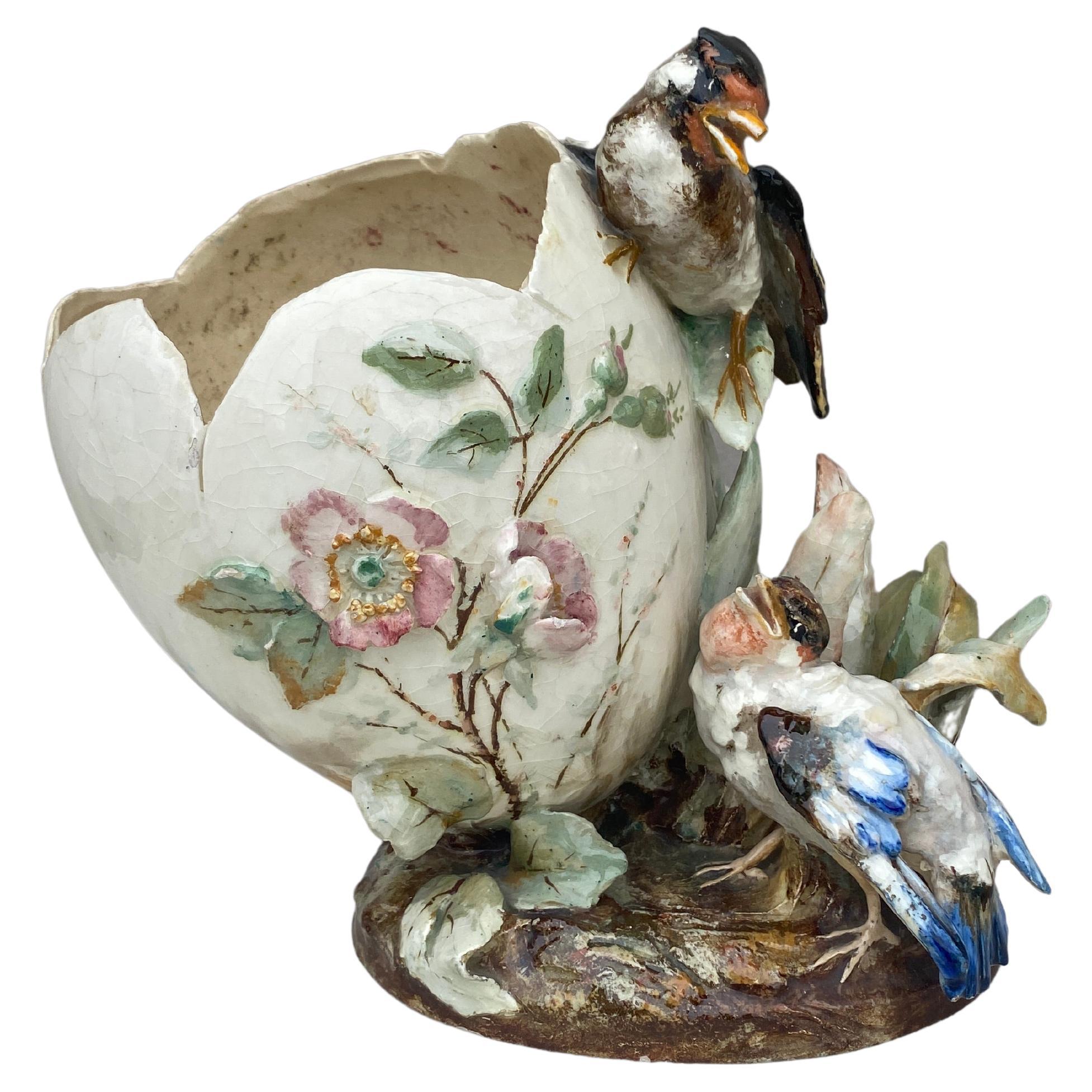 Französische Majolika Jardinière Ei und Vögel Edouard Gilles, um 1880