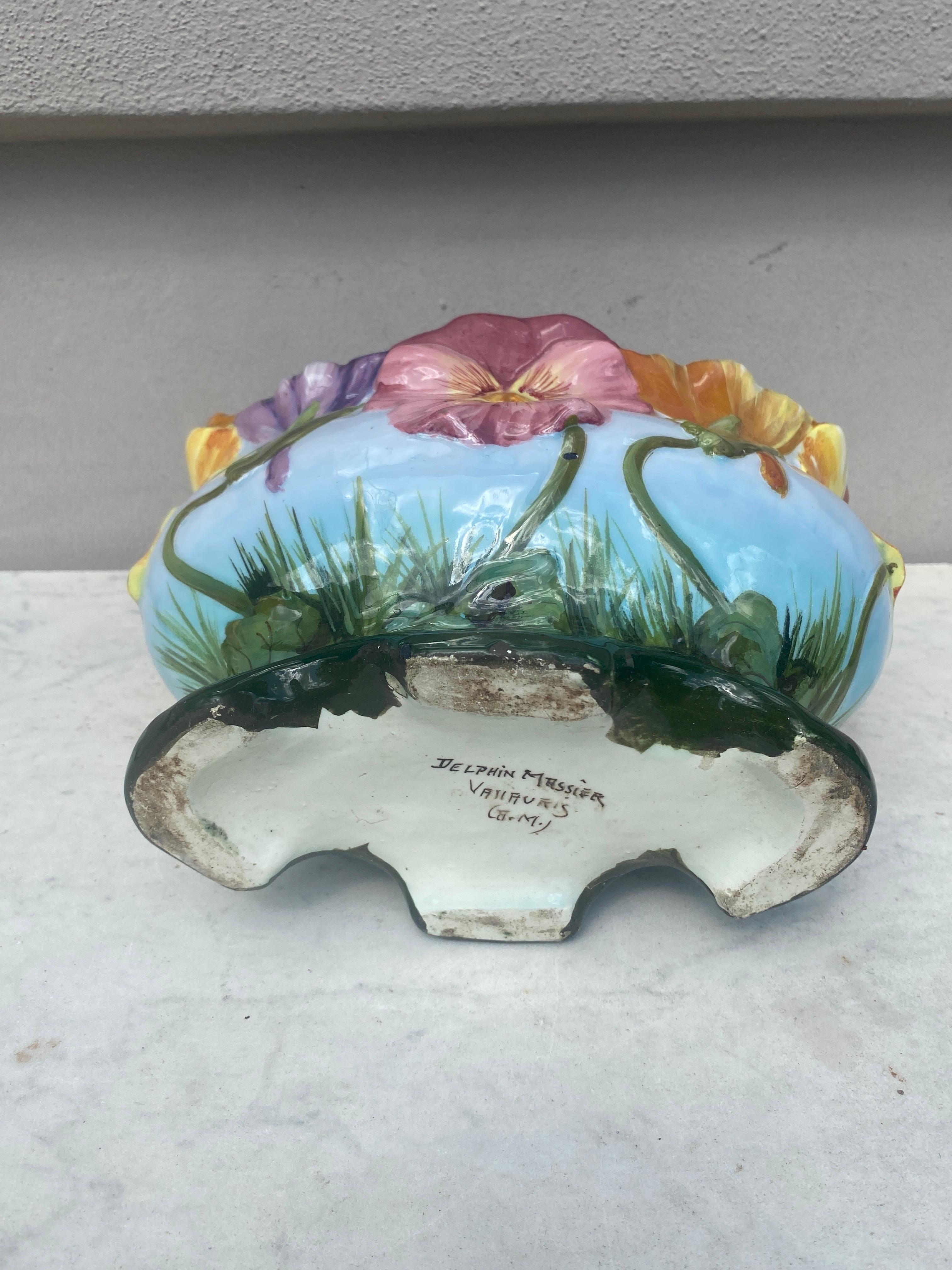 Jardinière Pansies Delphin Massier, vers 1890 en vente 2