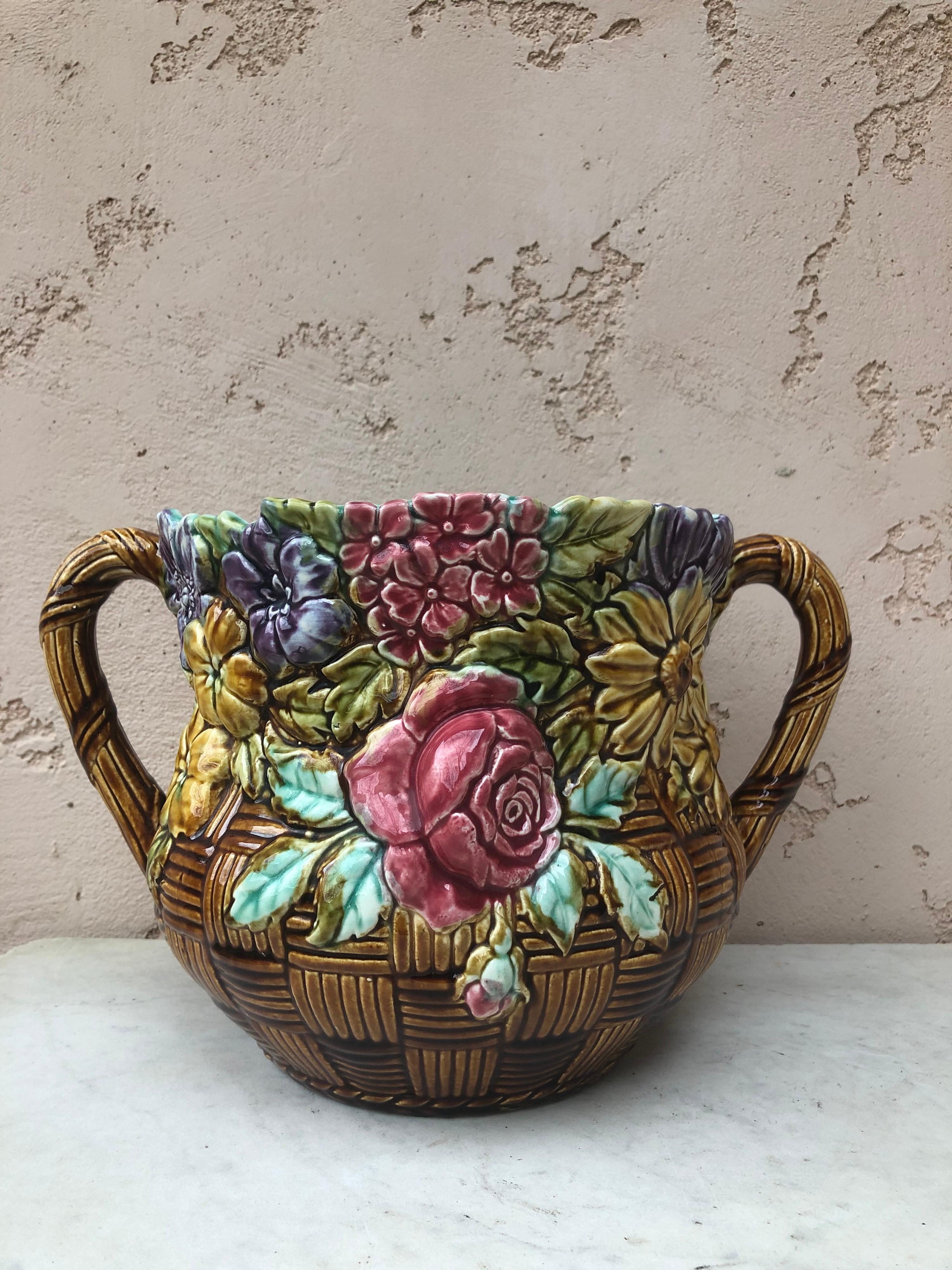 French Majolica jardinière with flowers signed Onnaing, circa 1890.