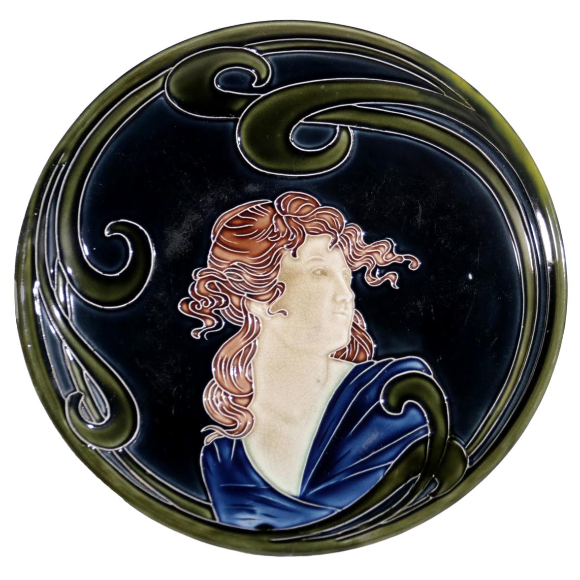 French Majolica Jugendstil Art Nouveau Ceramic Plate, circa 1900