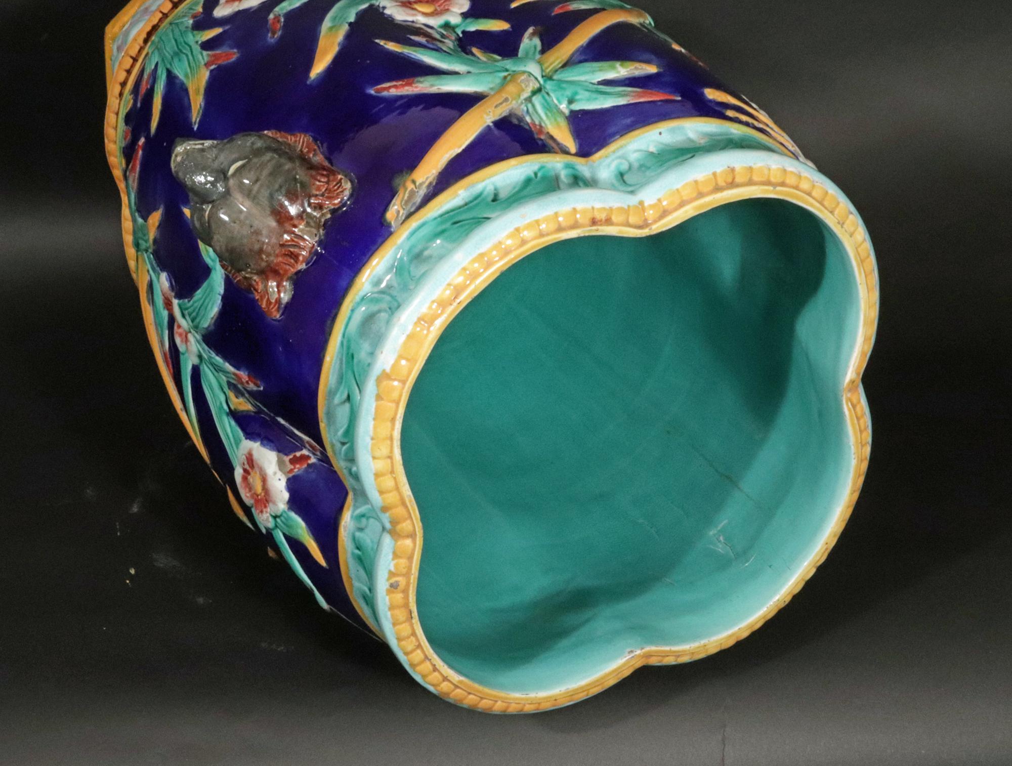 Grandi urne in maiolica francese - Una coppia in vendita 12