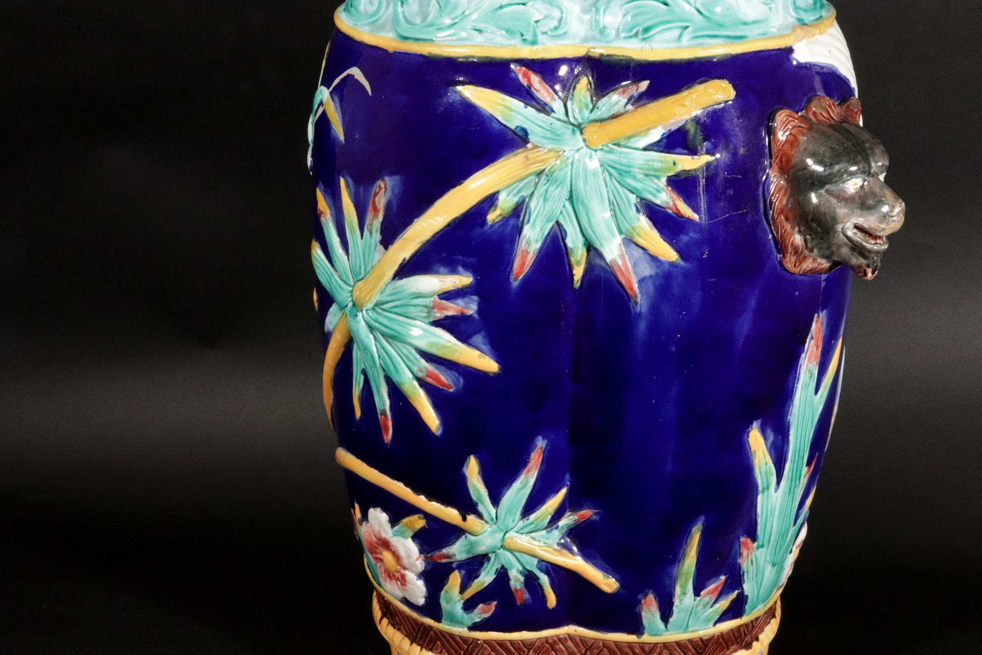 Grandi urne in maiolica francese - Una coppia in vendita 1