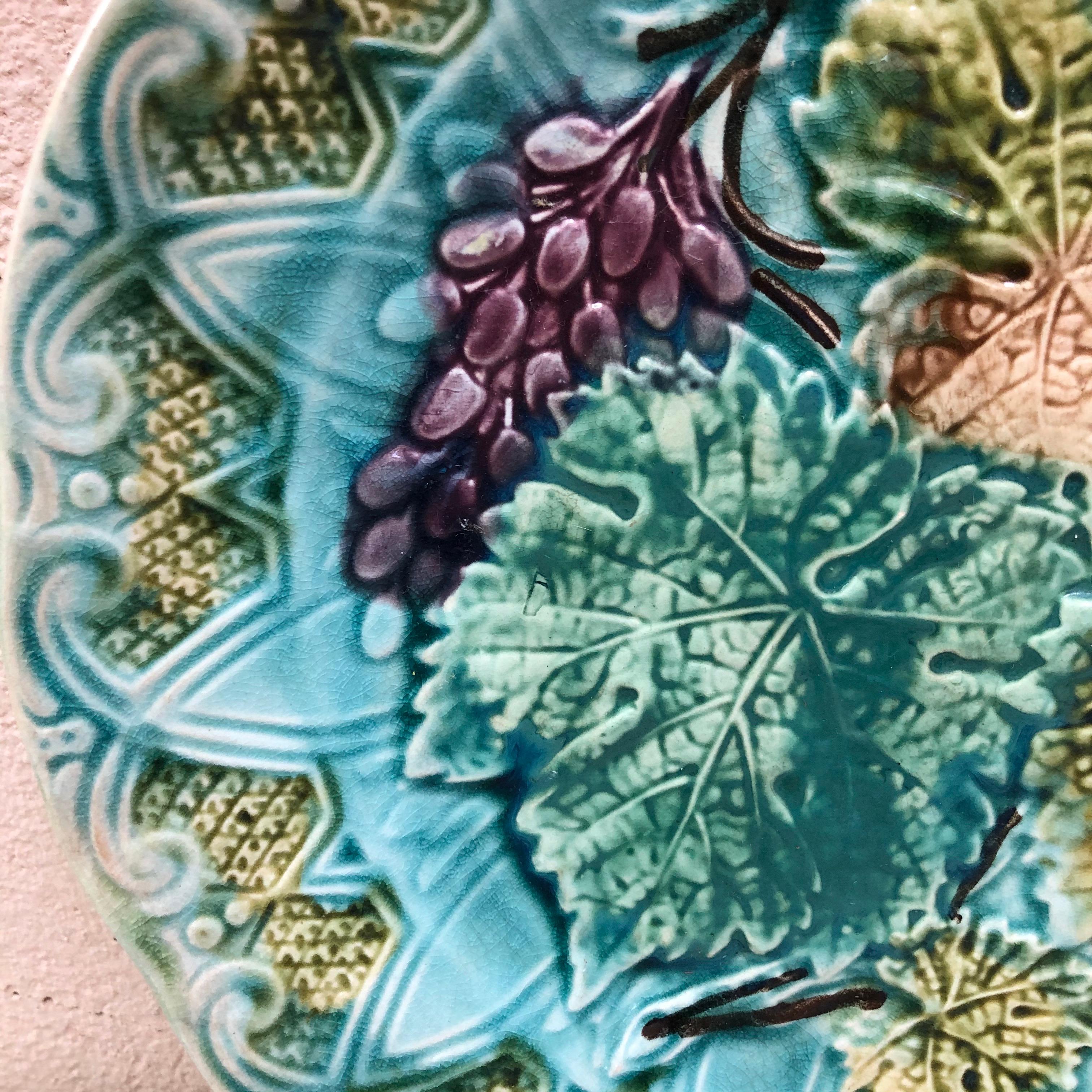 French Majolica Leaves & Grapes Plate Onnaing, circa 1900 In Good Condition For Sale In Austin, TX