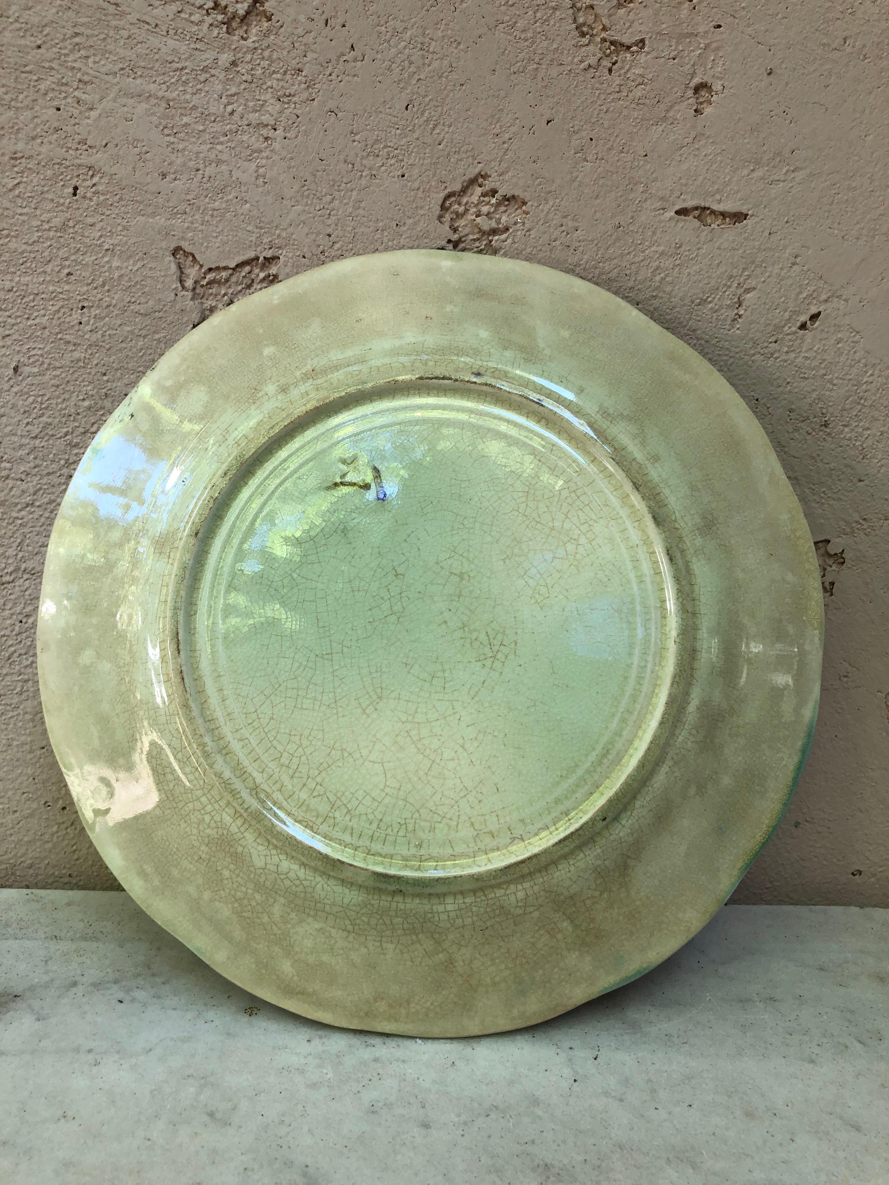 French Majolica Leaves & Grapes Plate Onnaing, circa 1900 In Good Condition For Sale In Austin, TX