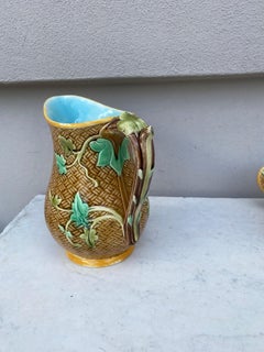 Jarra de hojas de mayólica francesa Sarreguemines, hacia 1870