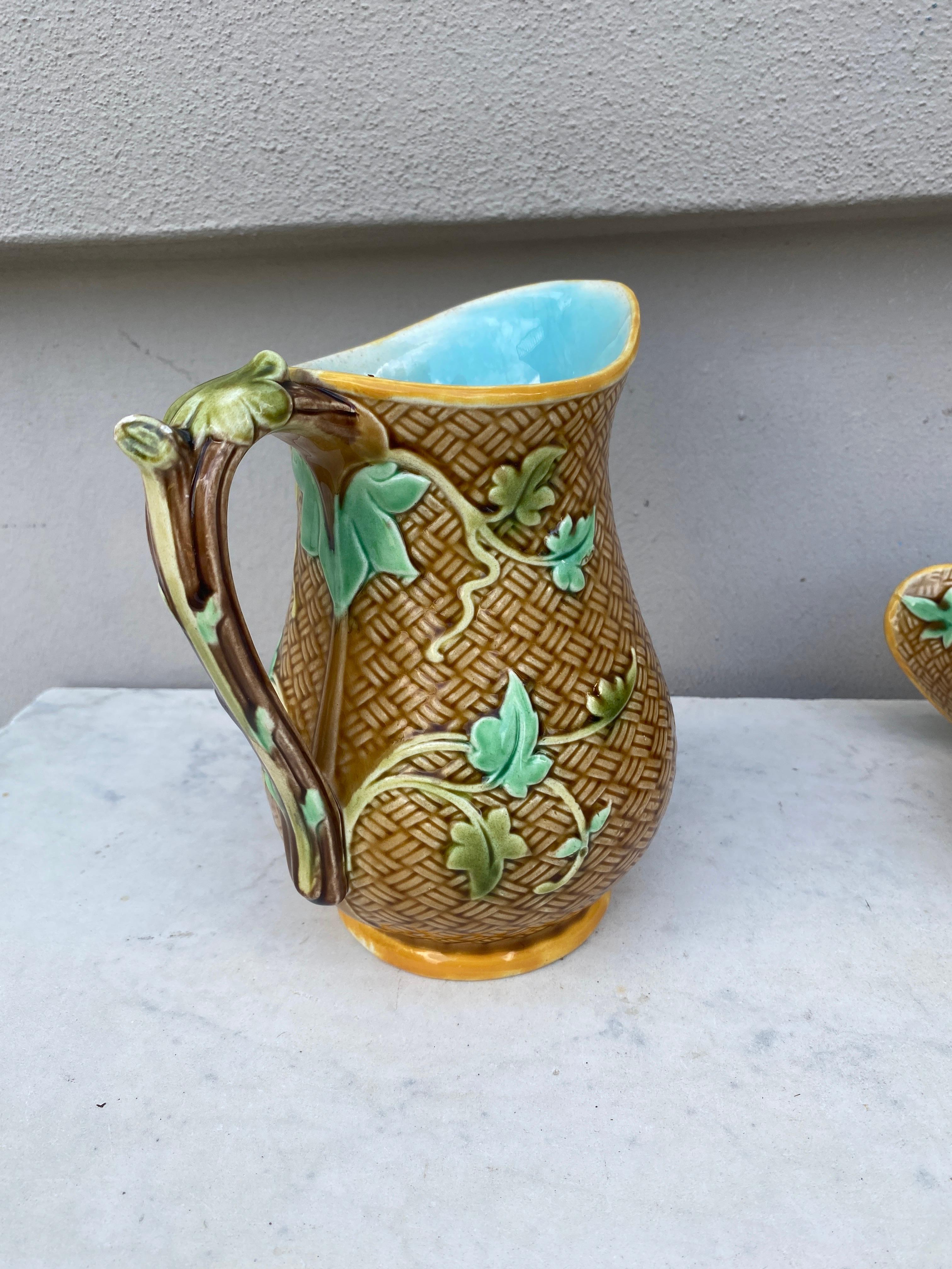 French Majolica Leaves Pitcher Sarreguemines, circa 1870 In Good Condition For Sale In Austin, TX