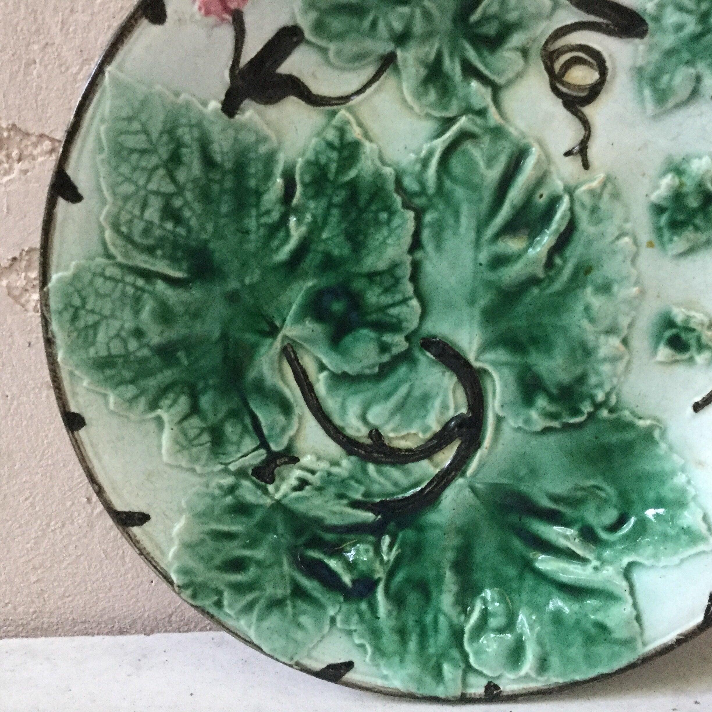 French Majolica leaves plate, circa 1880.
5 plates are available.