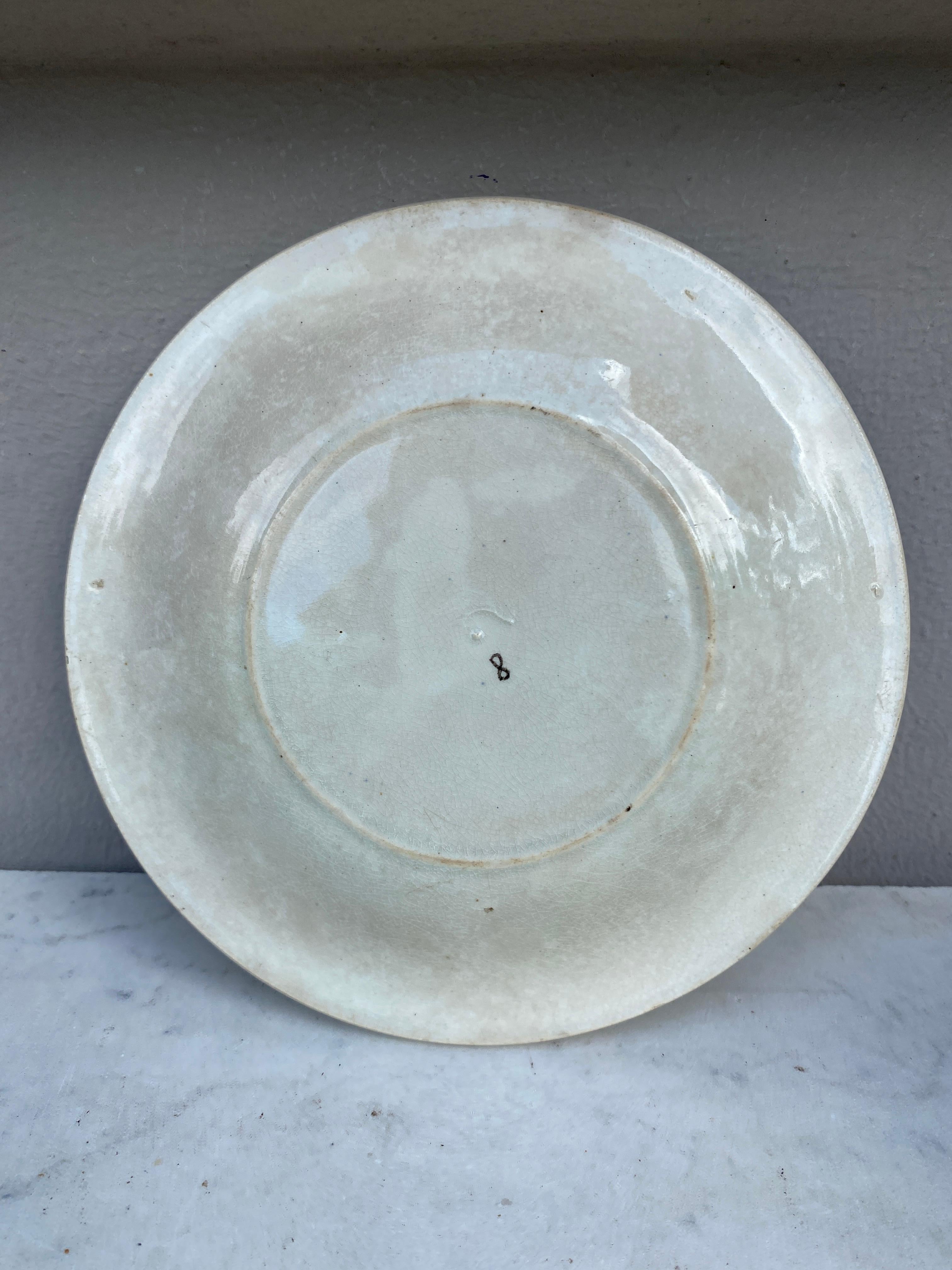 Plato de hojas de mayólica francesa, hacia 1880 Francés en venta