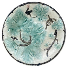 Piatto a forma di foglie in maiolica francese, 1880 circa