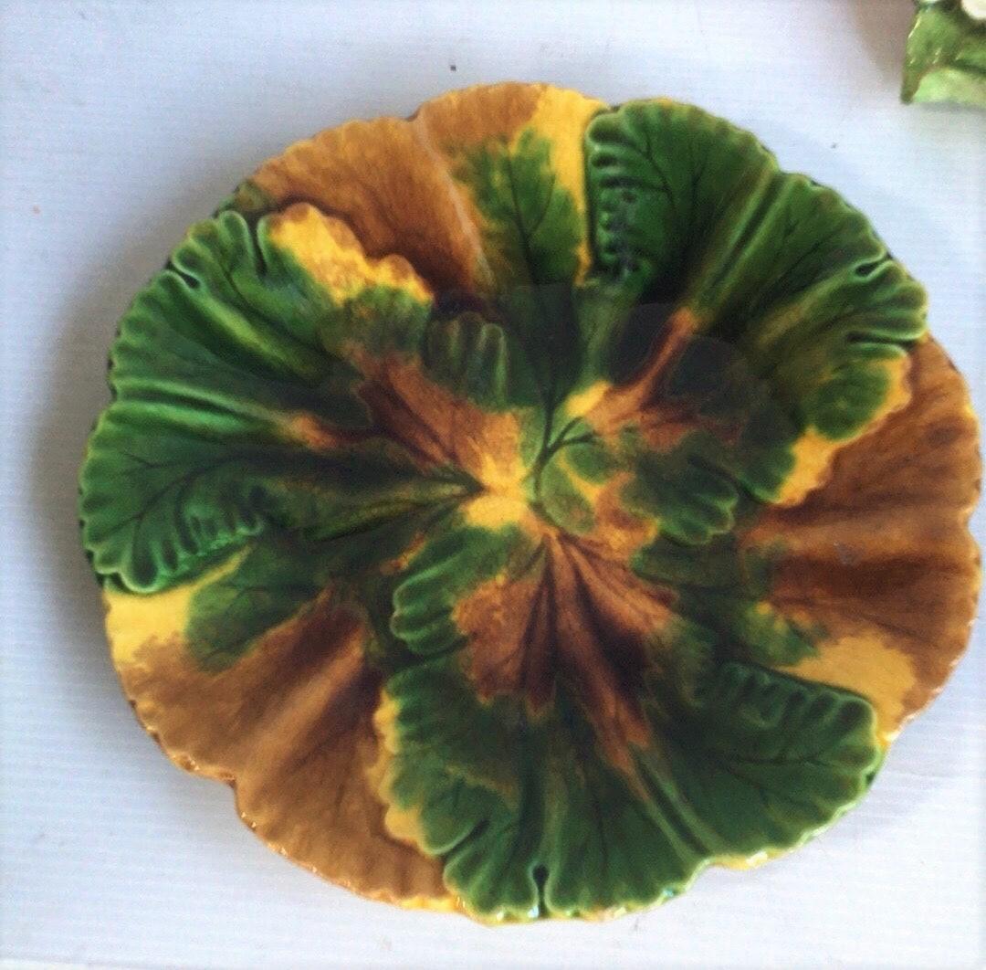 French Majolica leaves plate signed Clairefontaine, circa 1890.