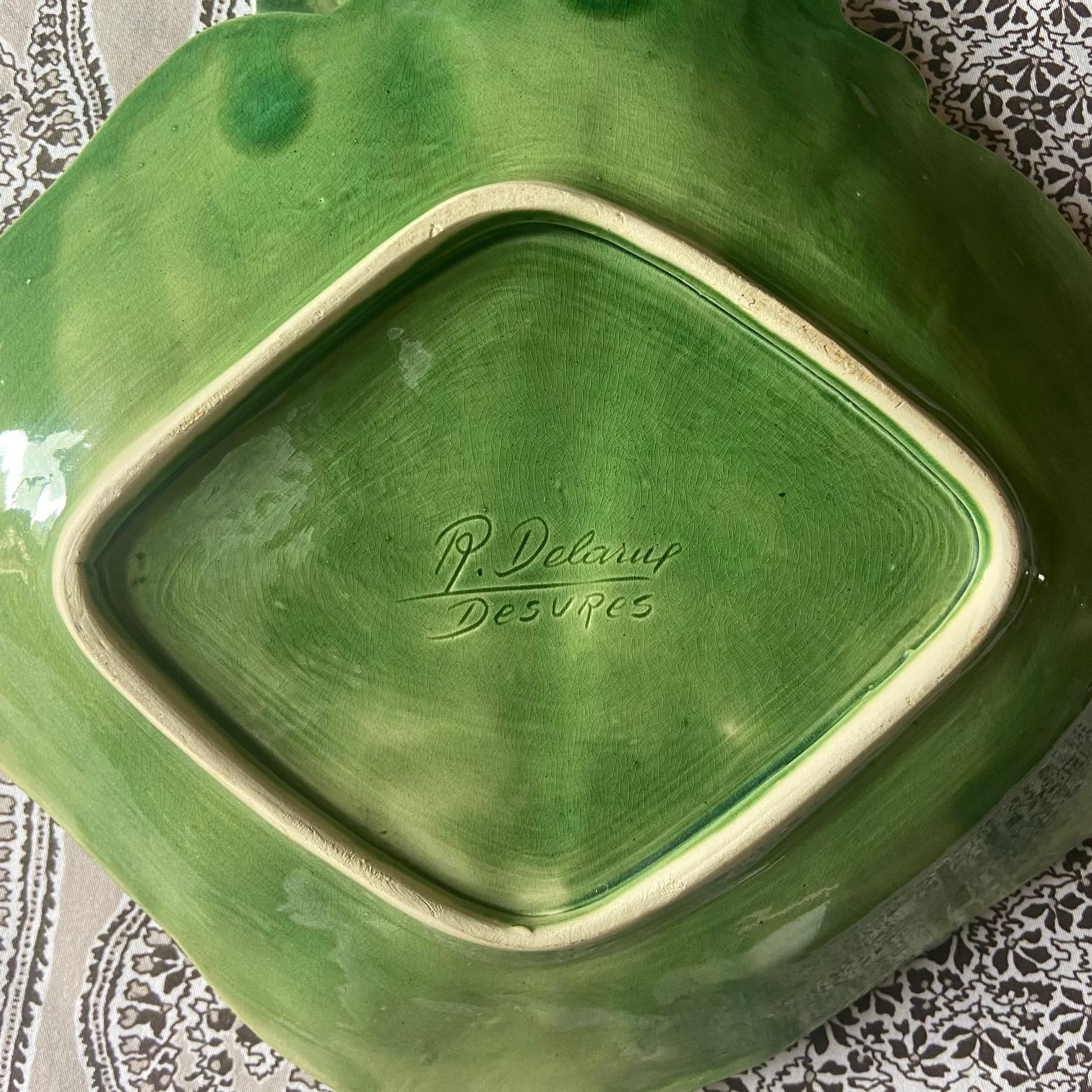Céramique Plat en majolique française à raie manta, Desvres, vers 1960 en vente